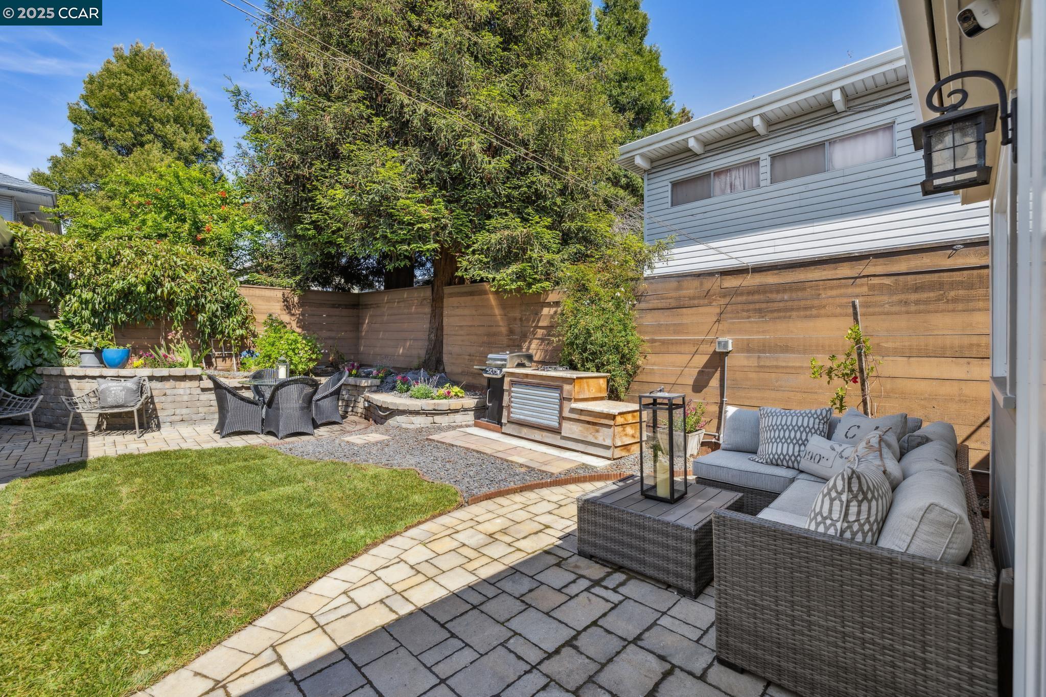 Detail Gallery Image 34 of 40 For 3036 Delaware St, Oakland,  CA 94602 - 4 Beds | 3 Baths
