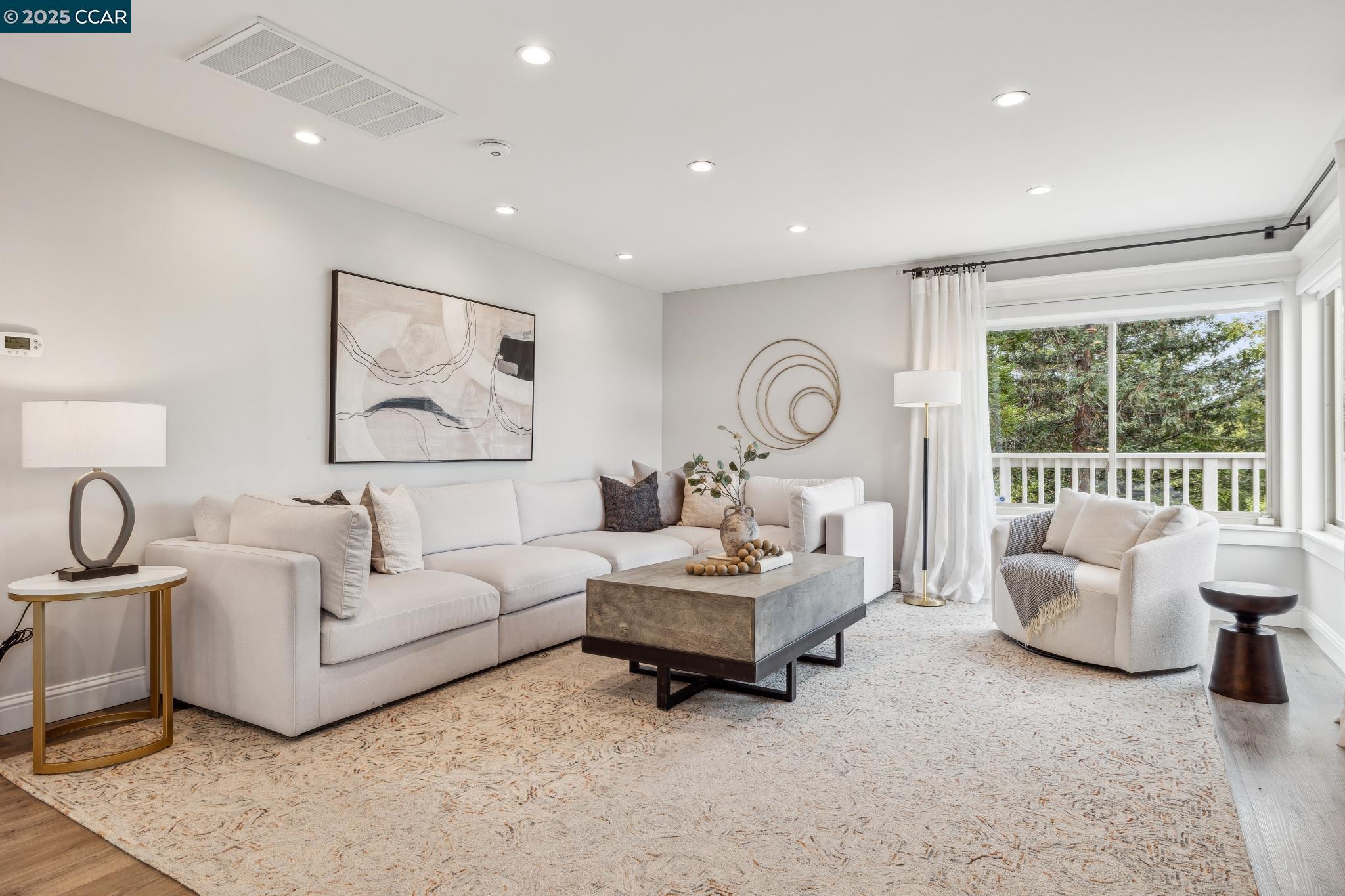 Detail Gallery Image 14 of 50 For 1019 Silverhill Drive, Lafayette,  CA 94549-1734 - 4 Beds | 3/1 Baths