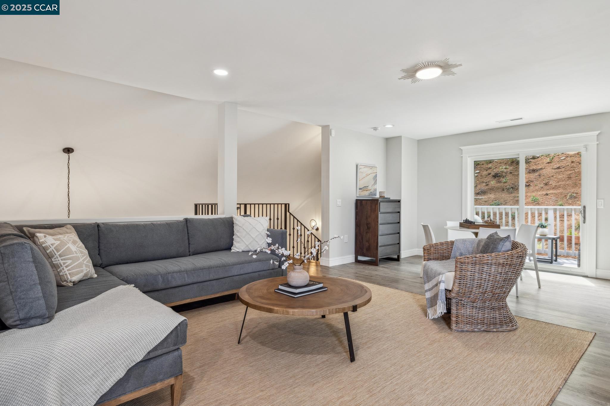 Detail Gallery Image 25 of 50 For 1019 Silverhill Drive, Lafayette,  CA 94549-1734 - 4 Beds | 3/1 Baths
