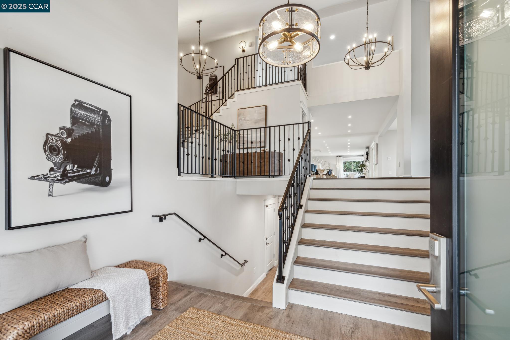 Detail Gallery Image 4 of 50 For 1019 Silverhill Drive, Lafayette,  CA 94549-1734 - 4 Beds | 3/1 Baths