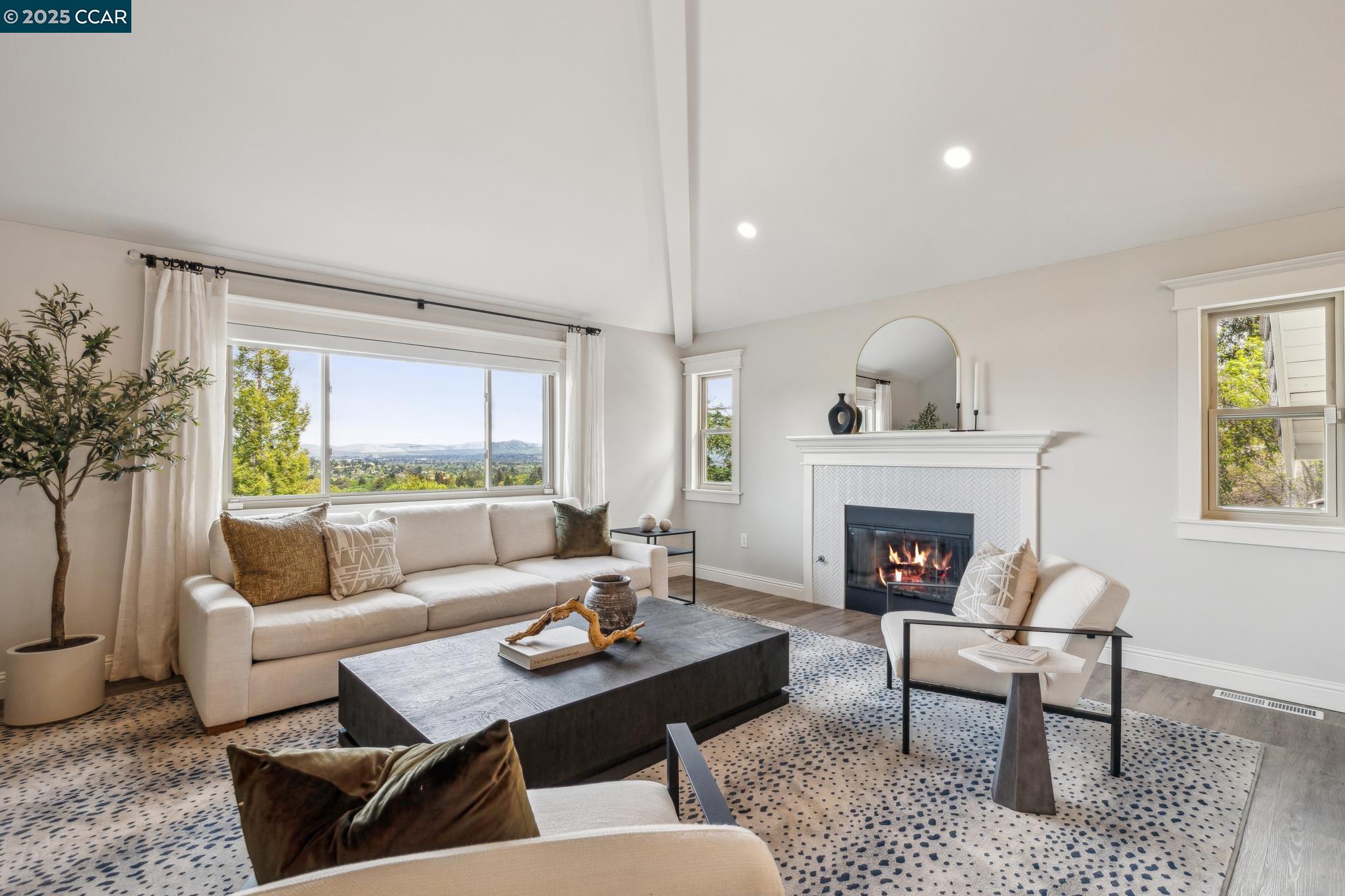 Detail Gallery Image 5 of 50 For 1019 Silverhill Drive, Lafayette,  CA 94549-1734 - 4 Beds | 3/1 Baths
