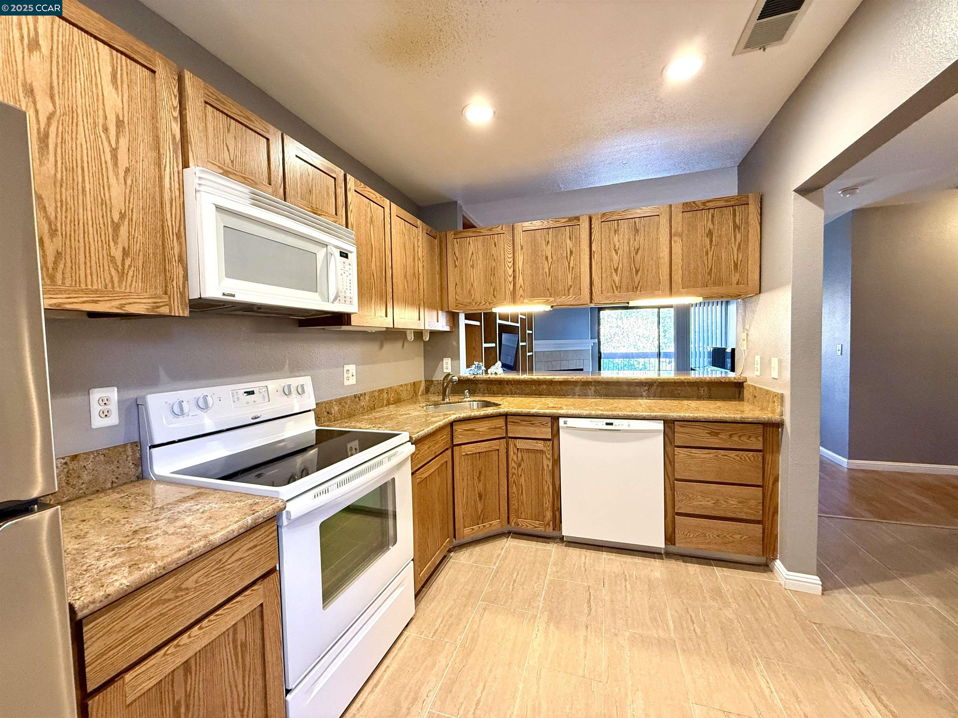 Photo #8: 41097588 Listing: Photo #8