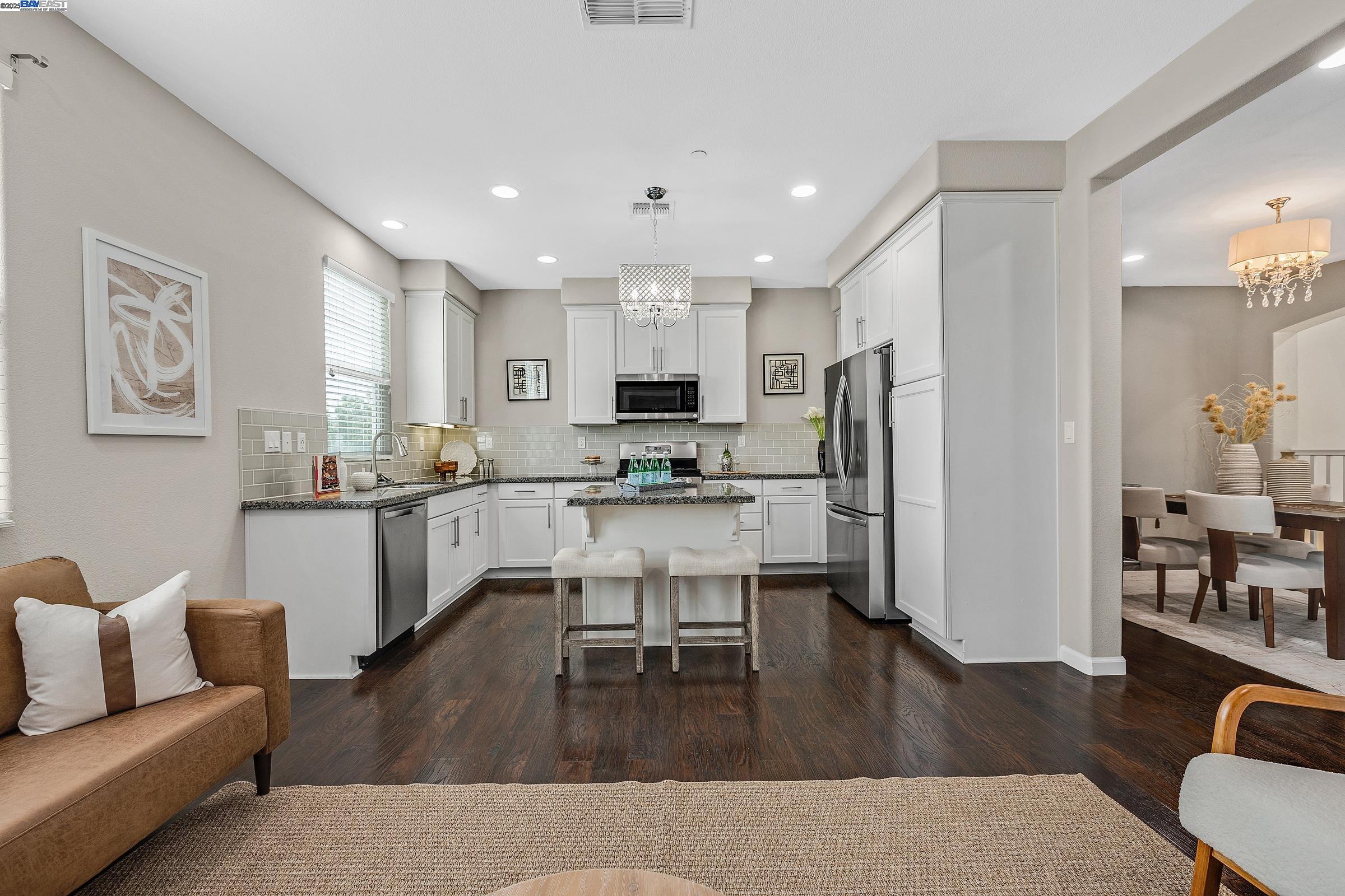 Photo #5: 41097591 Listing: Photo #5