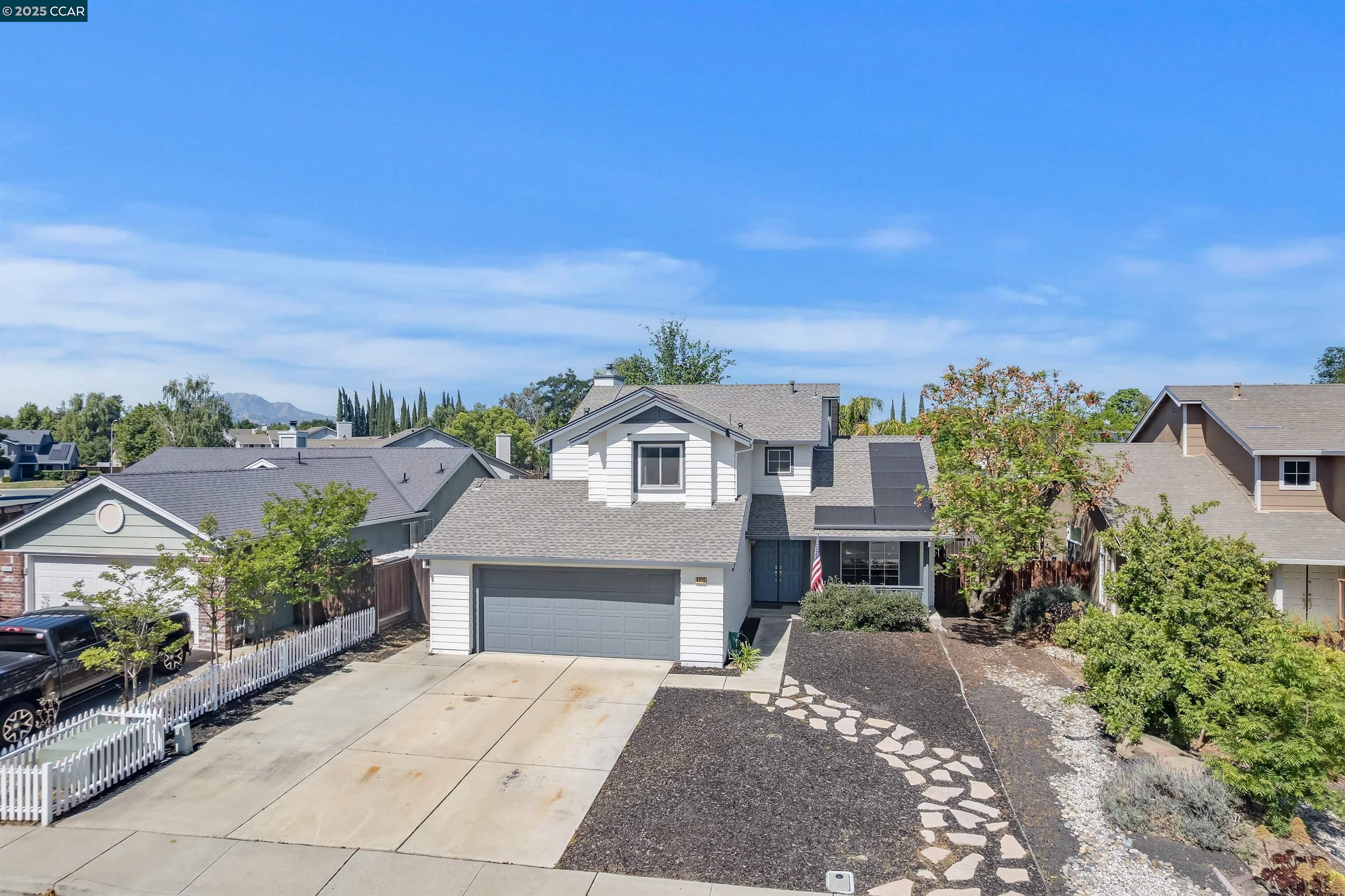 Detail Gallery Image 2 of 40 For 4715 La Casa Dr, Oakley,  CA 94561 - 3 Beds | 2/1 Baths