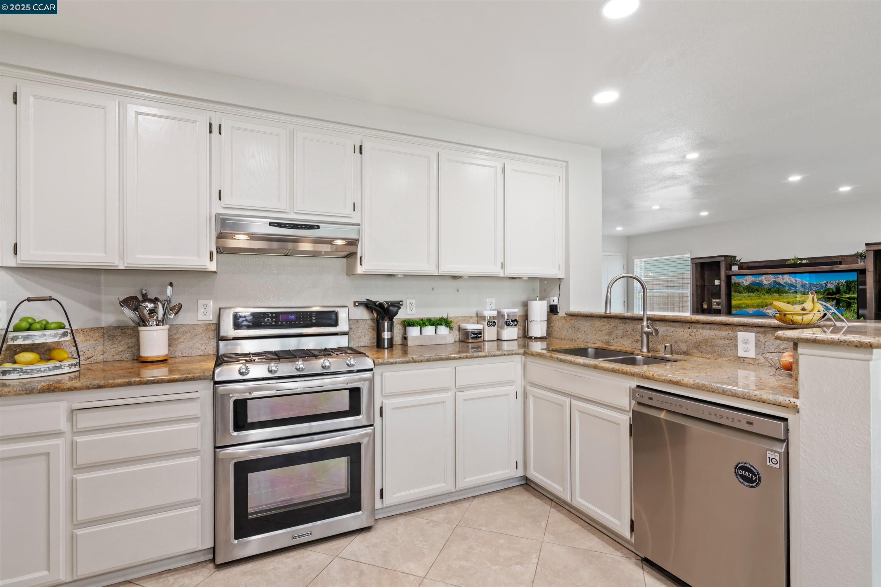Detail Gallery Image 12 of 40 For 4715 La Casa Dr, Oakley,  CA 94561 - 3 Beds | 2/1 Baths