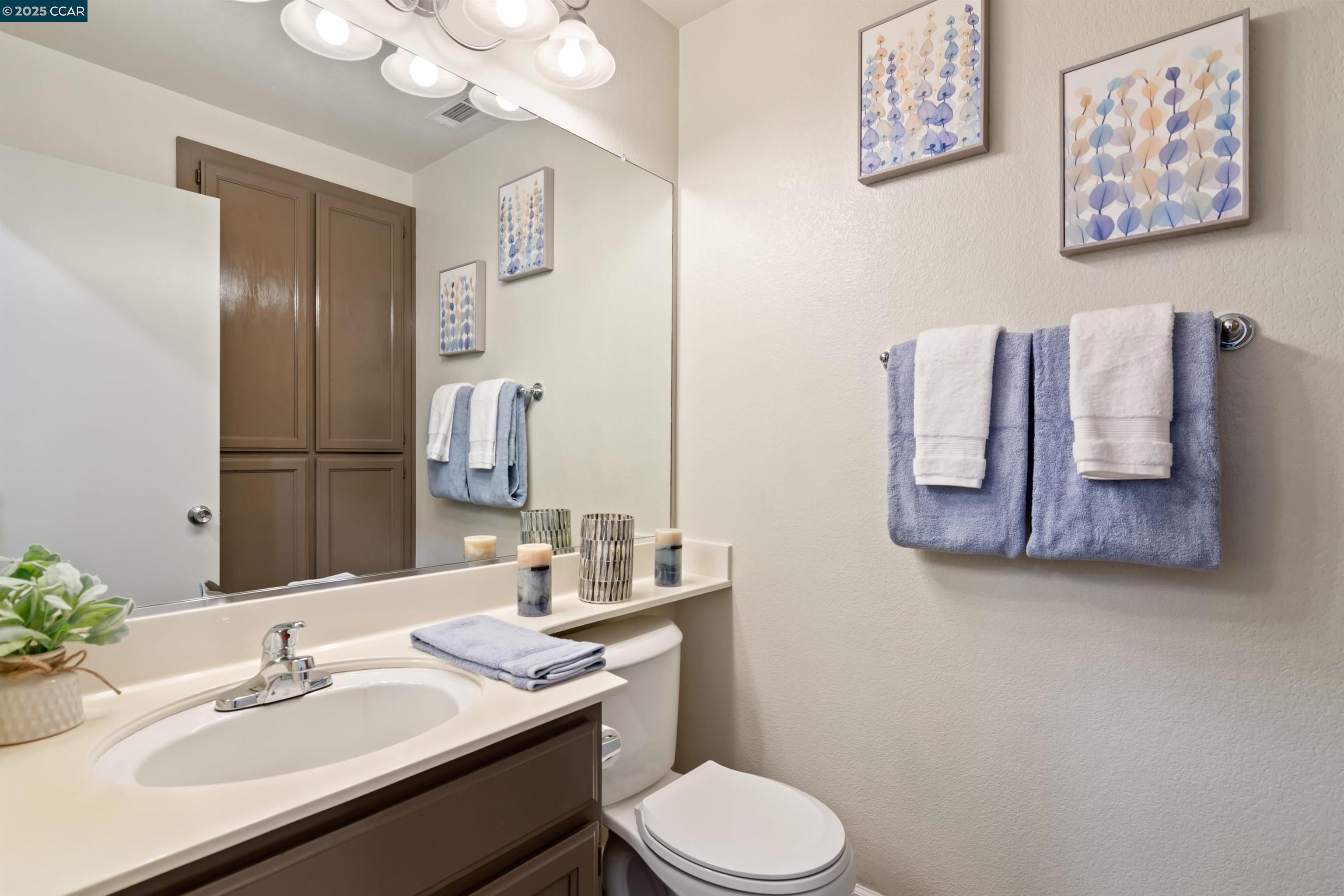 Detail Gallery Image 17 of 40 For 4715 La Casa Dr, Oakley,  CA 94561 - 3 Beds | 2/1 Baths
