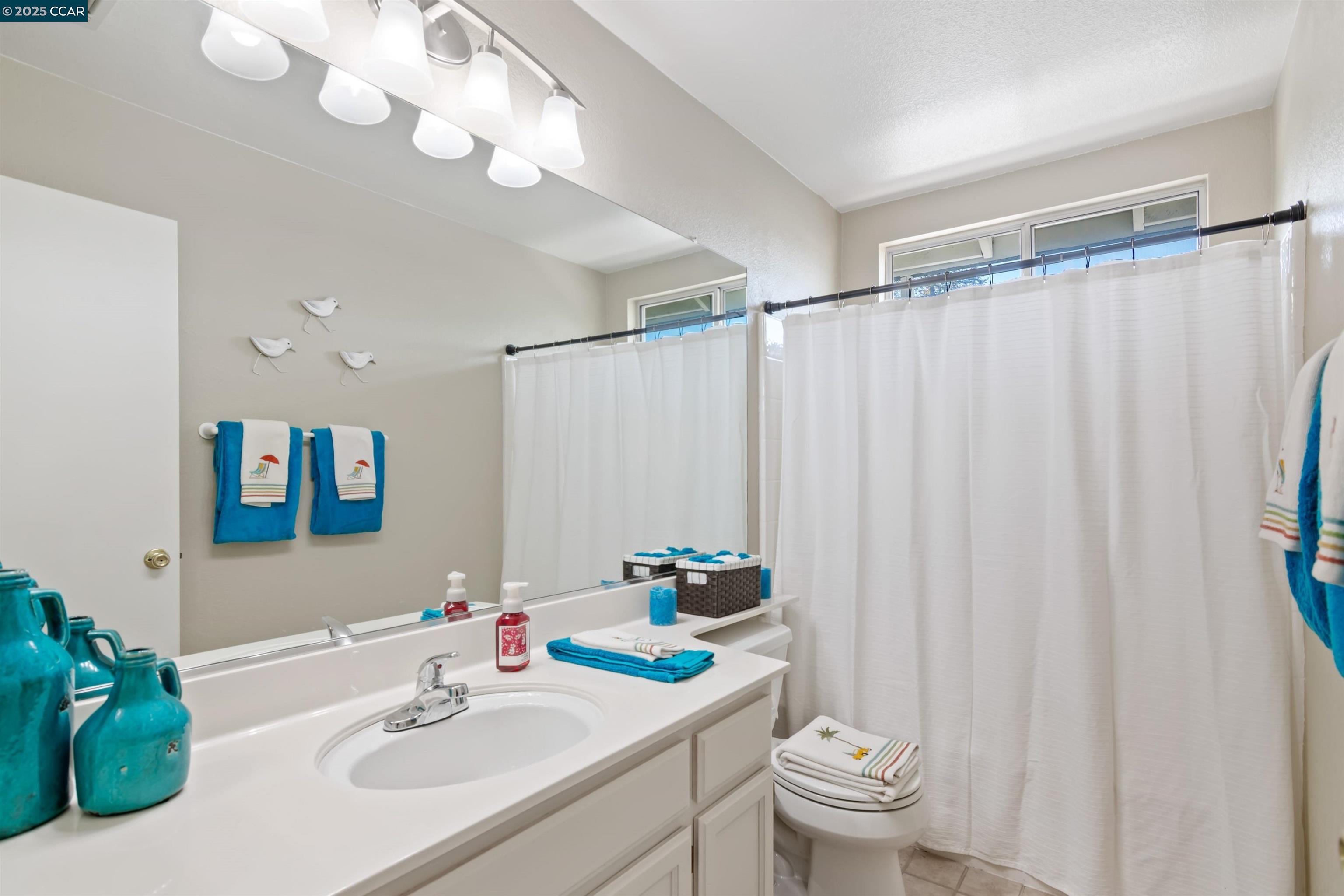 Detail Gallery Image 26 of 40 For 4715 La Casa Dr, Oakley,  CA 94561 - 3 Beds | 2/1 Baths