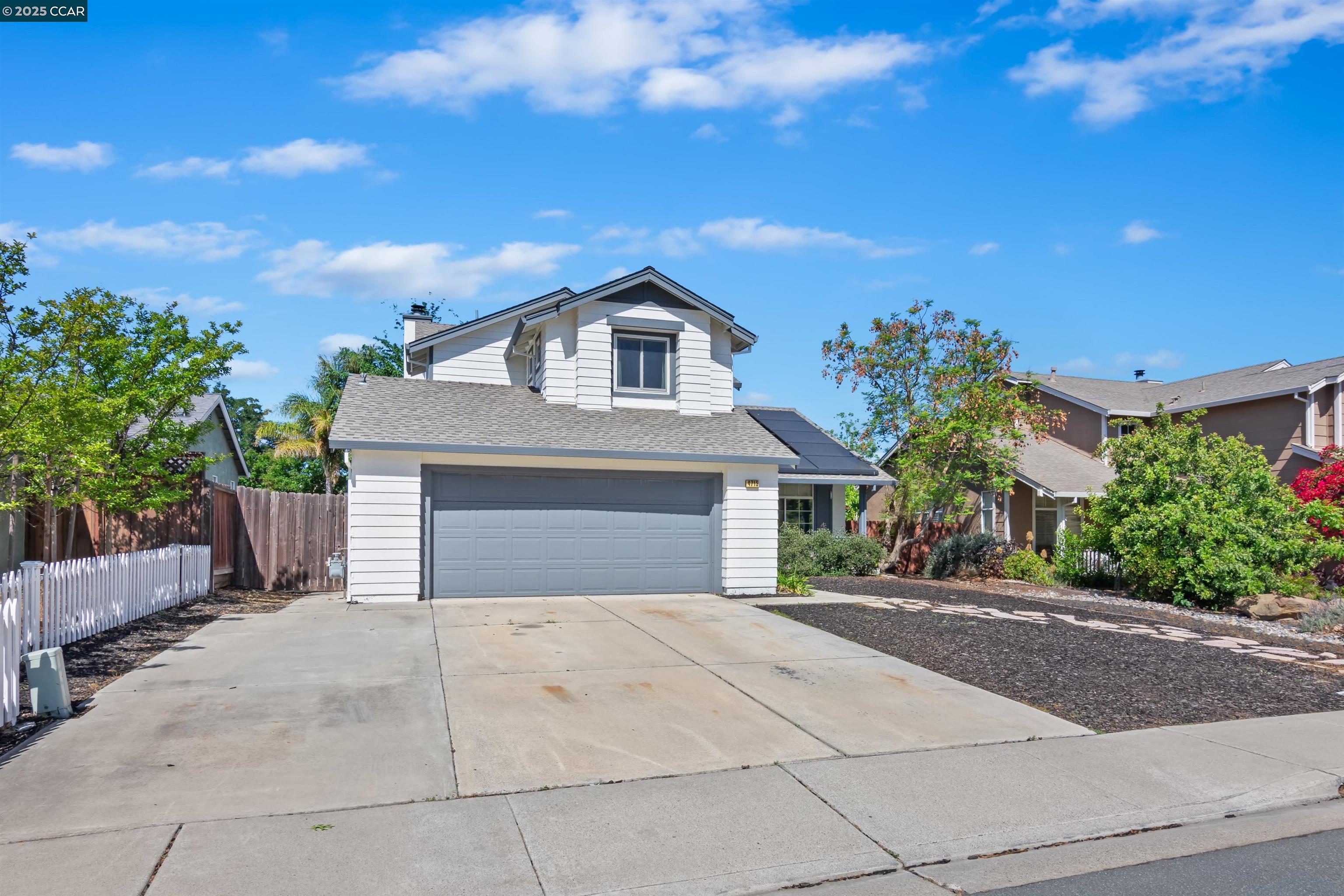 Detail Gallery Image 4 of 40 For 4715 La Casa Dr, Oakley,  CA 94561 - 3 Beds | 2/1 Baths