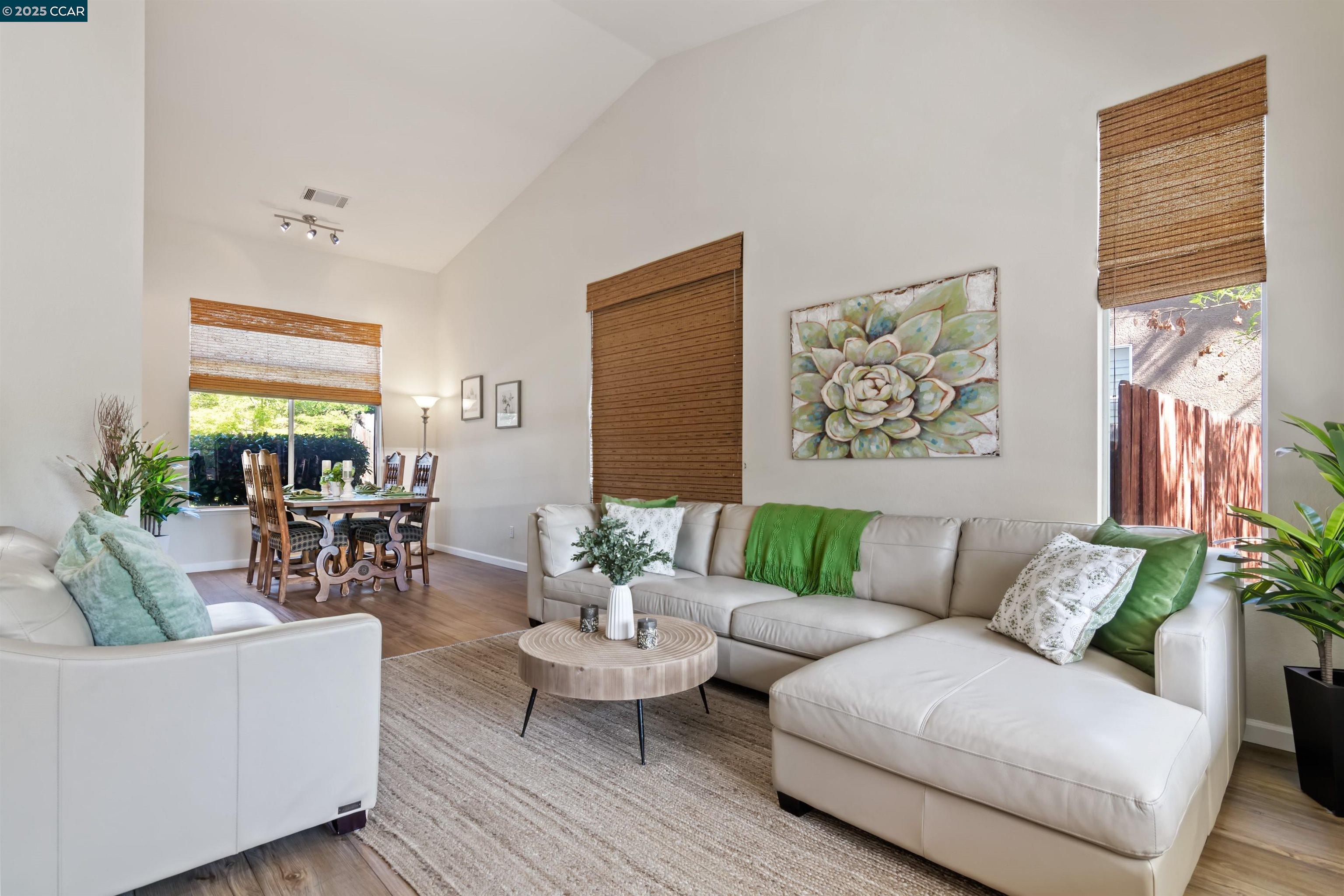 Detail Gallery Image 8 of 40 For 4715 La Casa Dr, Oakley,  CA 94561 - 3 Beds | 2/1 Baths