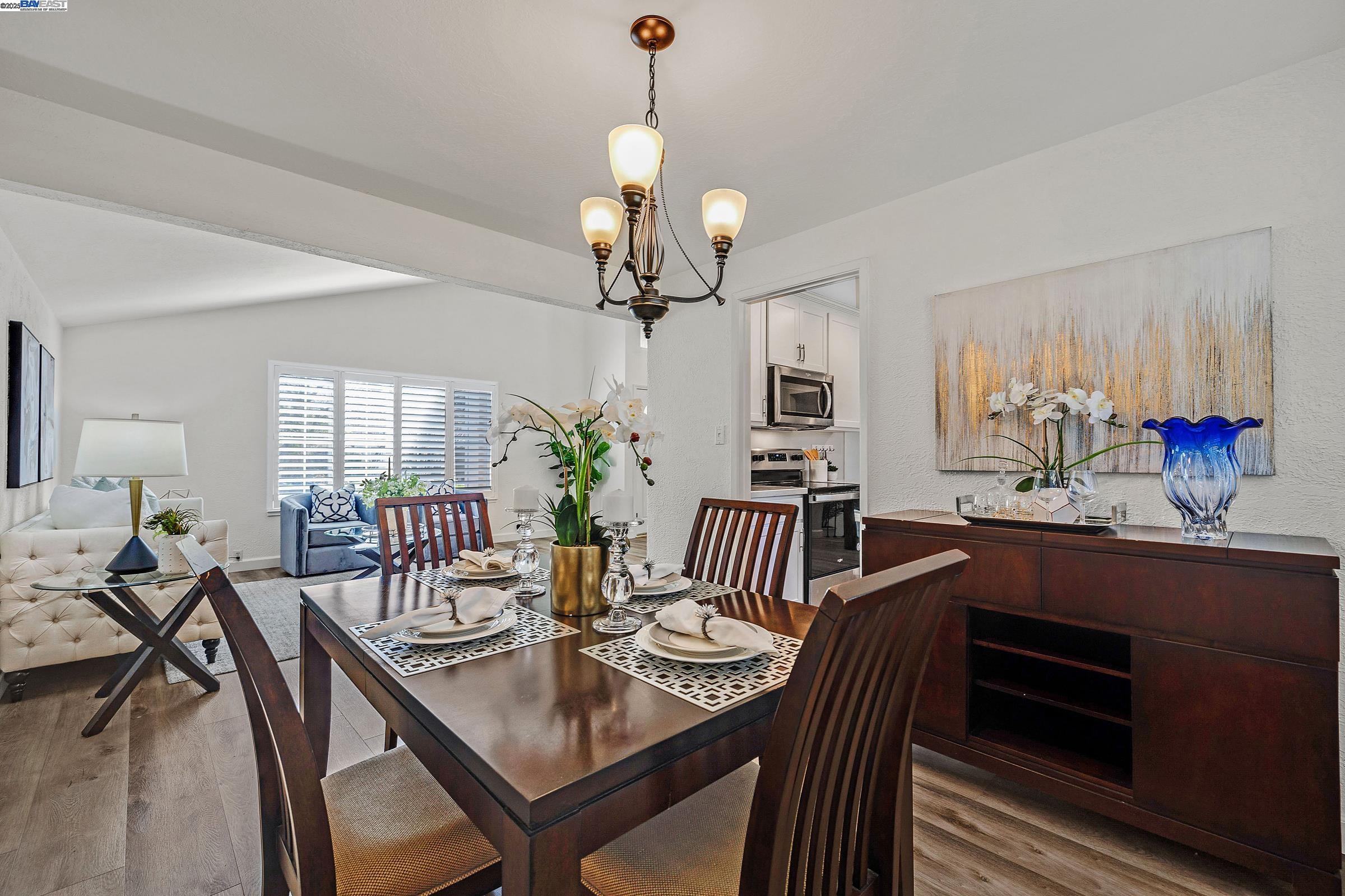 Detail Gallery Image 4 of 34 For 3641 Shenandoah Ct, Pleasanton,  CA 94588 - 3 Beds | 3 Baths