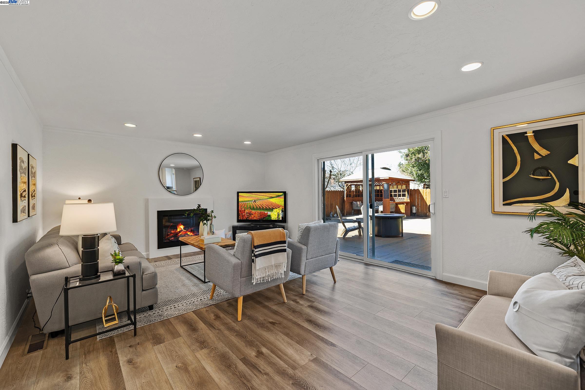 Detail Gallery Image 9 of 34 For 3641 Shenandoah Ct, Pleasanton,  CA 94588 - 3 Beds | 3 Baths