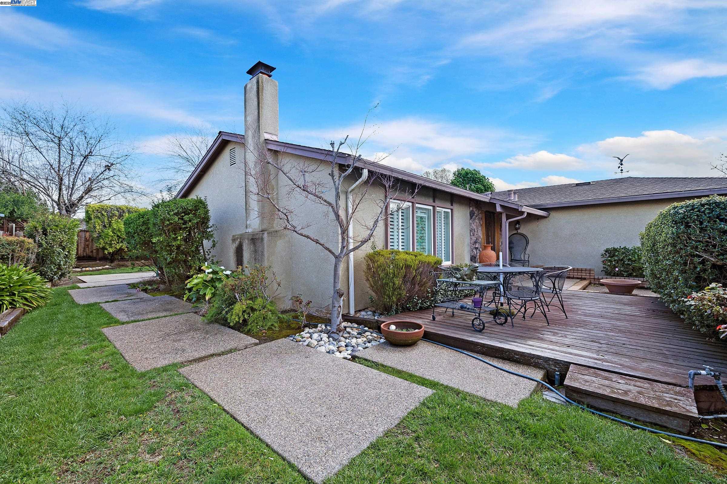 Detail Gallery Image 21 of 27 For 576 Emerald St, Livermore,  CA 94550 - 3 Beds | 2 Baths