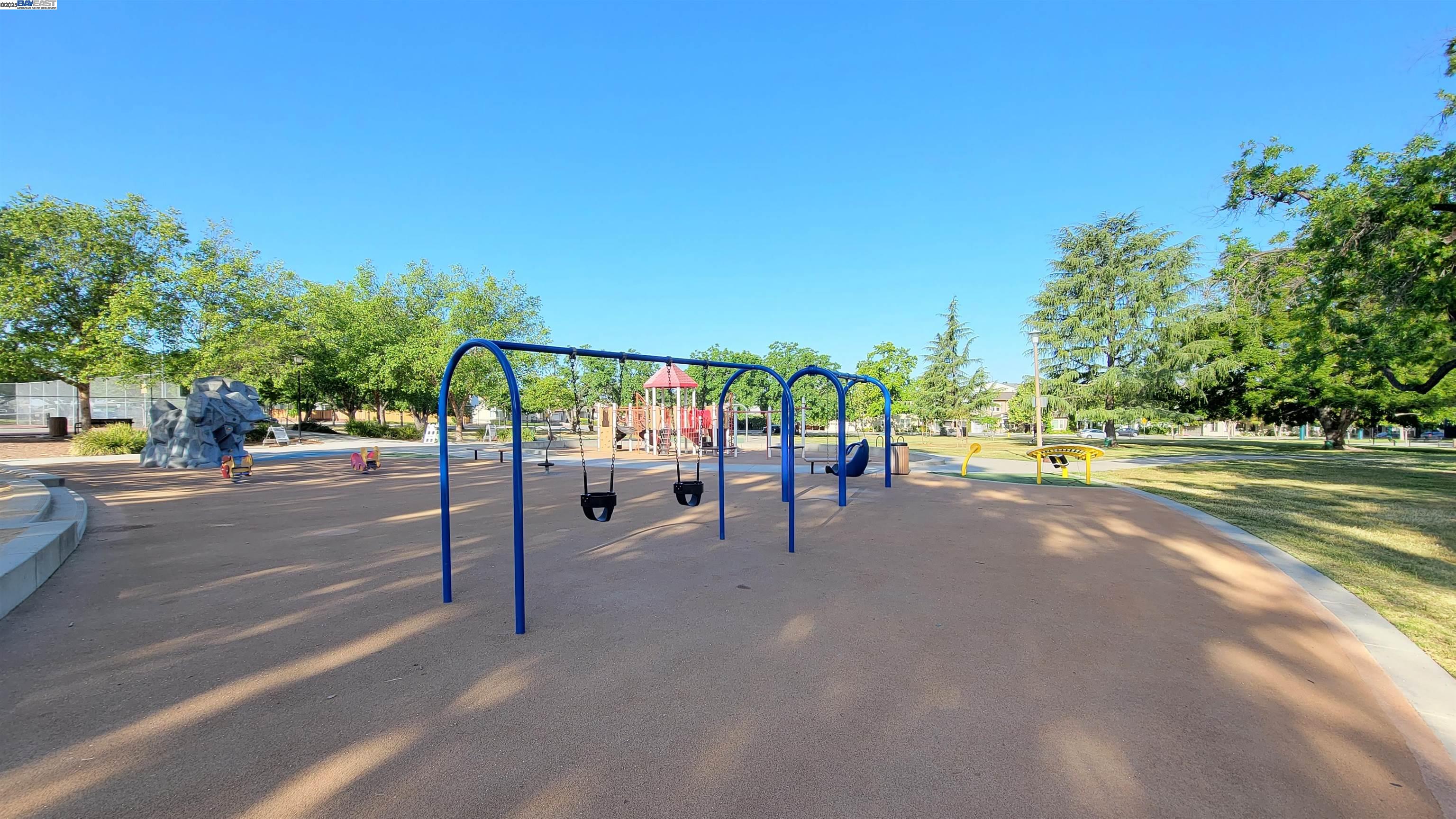 Detail Gallery Image 38 of 47 For 248 Hackamore Cmn, Fremont,  CA 94539 - 1 Beds | 1 Baths