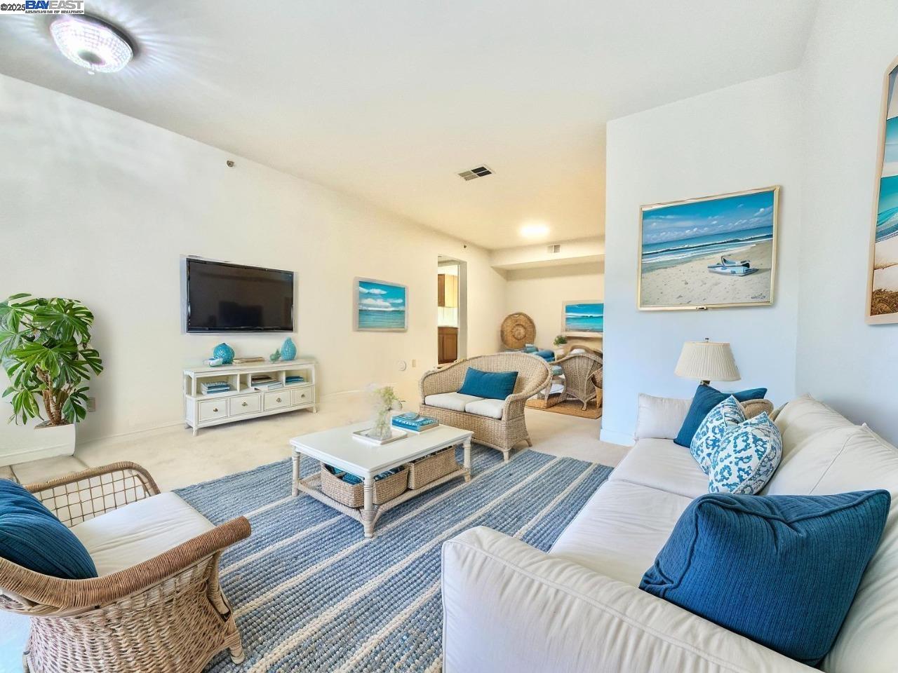 Detail Gallery Image 5 of 47 For 248 Hackamore Cmn, Fremont,  CA 94539 - 1 Beds | 1 Baths