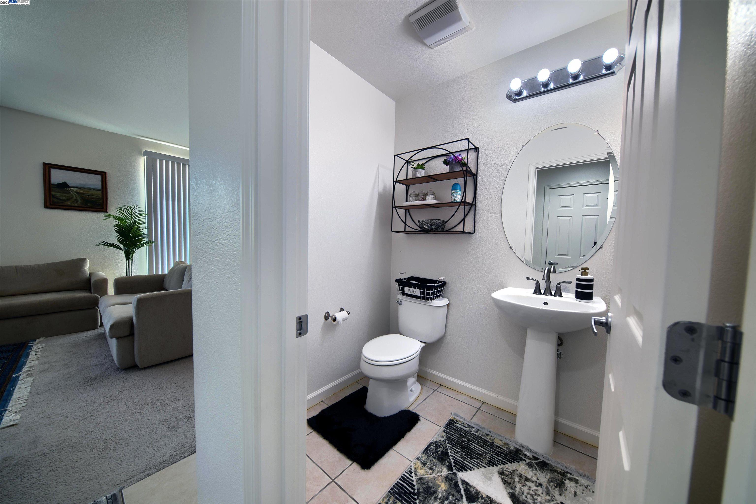 Detail Gallery Image 15 of 46 For 4597 Bonsai Ave, Tracy,  CA 95377 - 4 Beds | 2/1 Baths