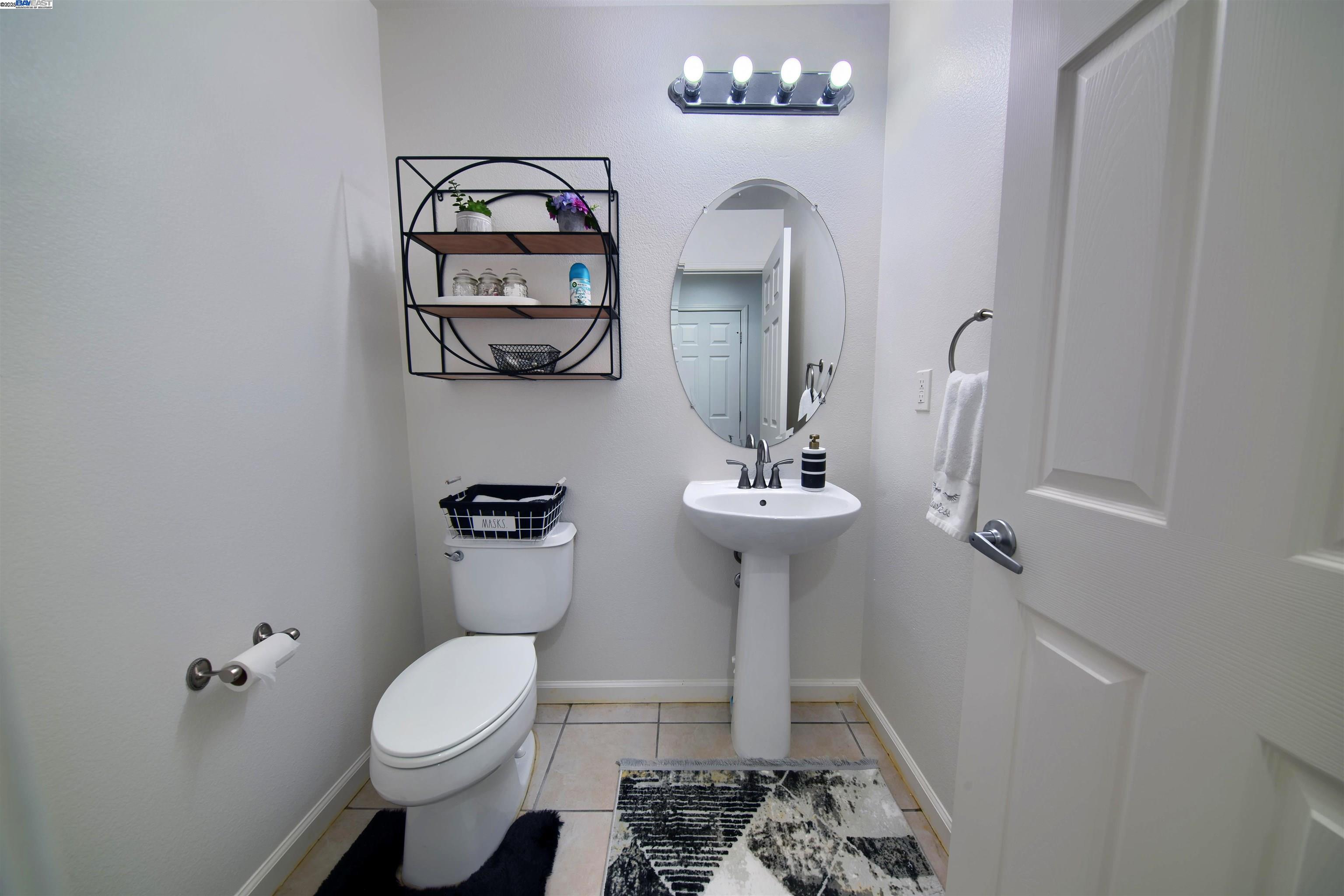 Detail Gallery Image 16 of 46 For 4597 Bonsai Ave, Tracy,  CA 95377 - 4 Beds | 2/1 Baths