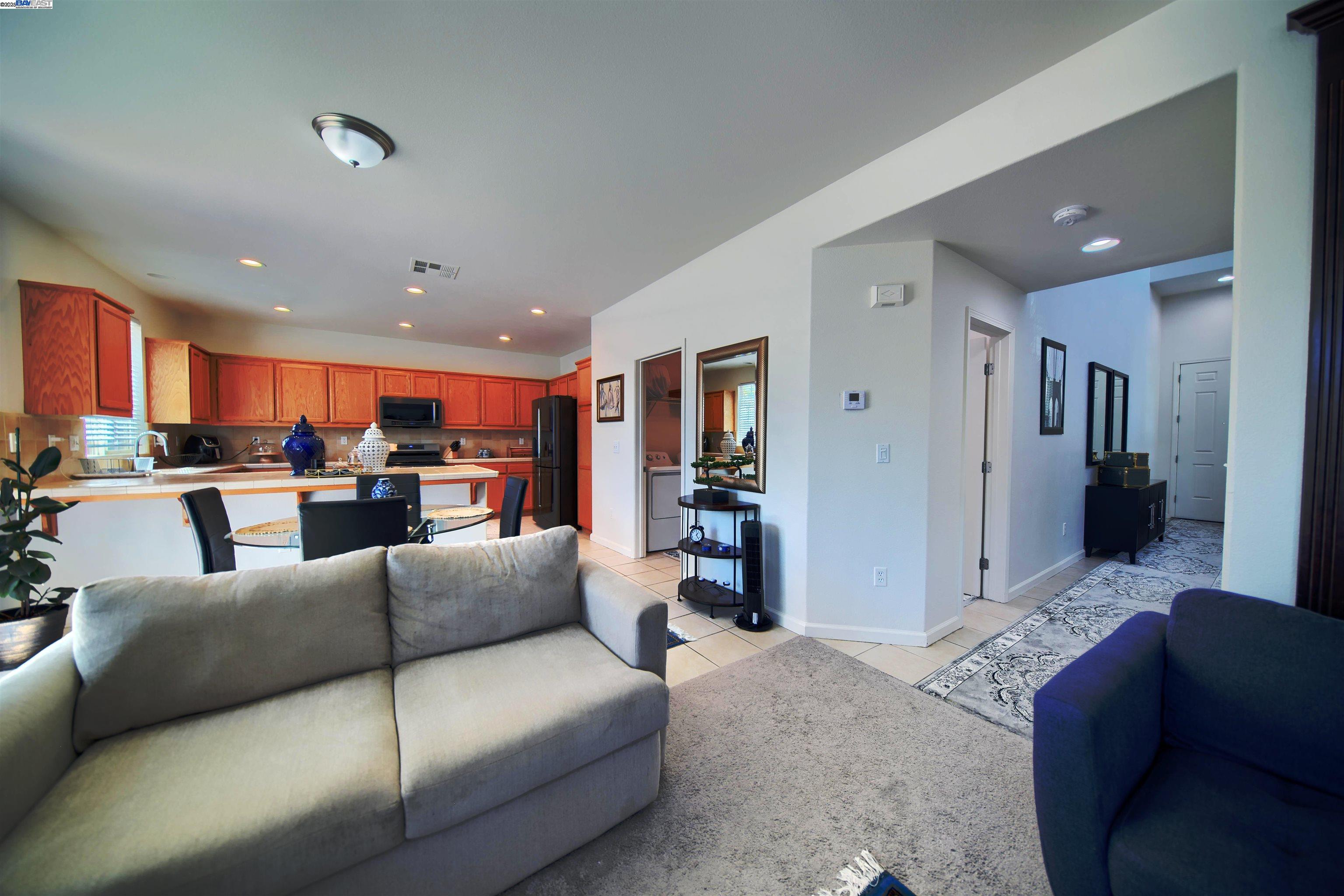 Detail Gallery Image 19 of 46 For 4597 Bonsai Ave, Tracy,  CA 95377 - 4 Beds | 2/1 Baths