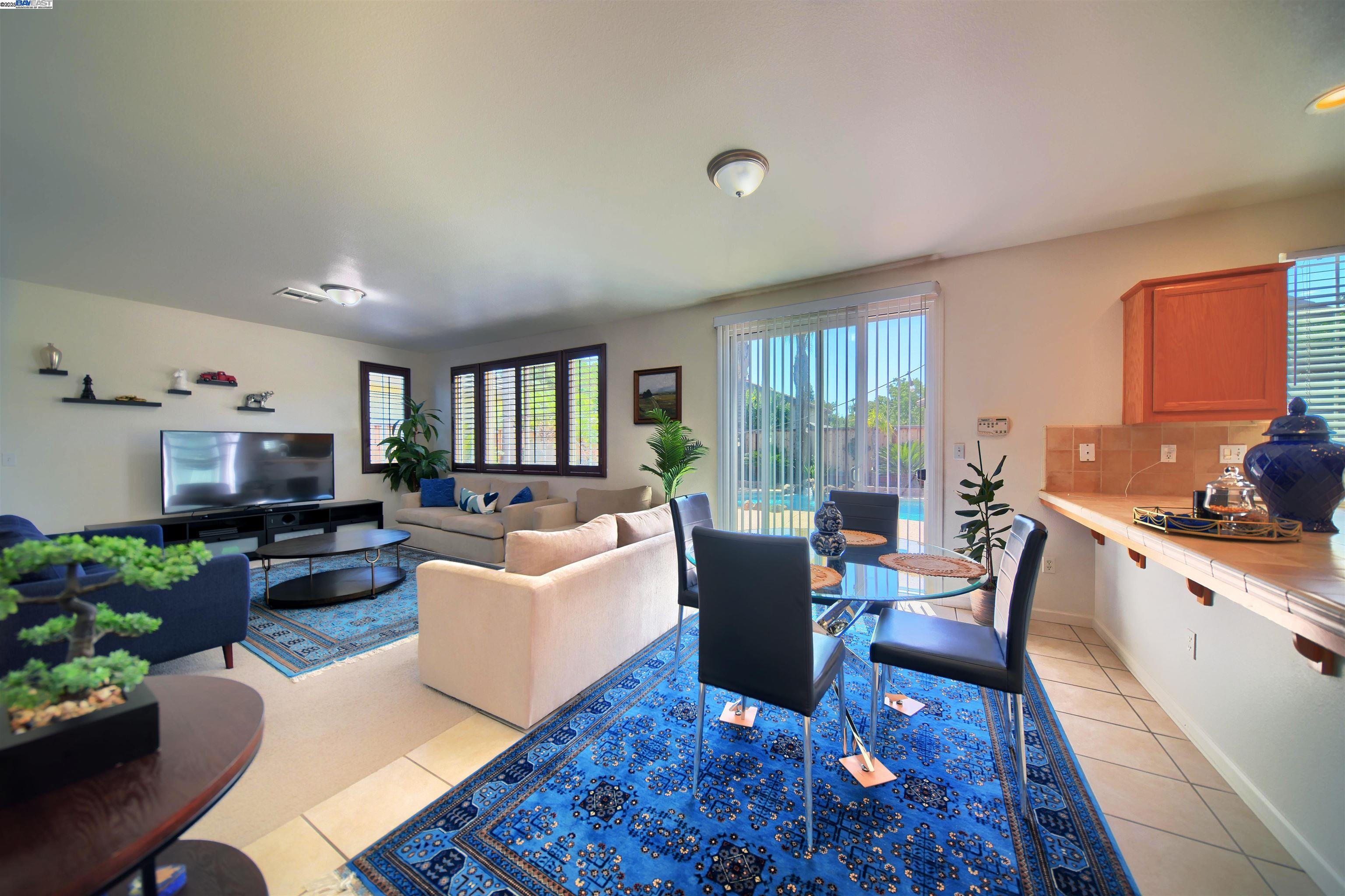 Detail Gallery Image 20 of 46 For 4597 Bonsai Ave, Tracy,  CA 95377 - 4 Beds | 2/1 Baths