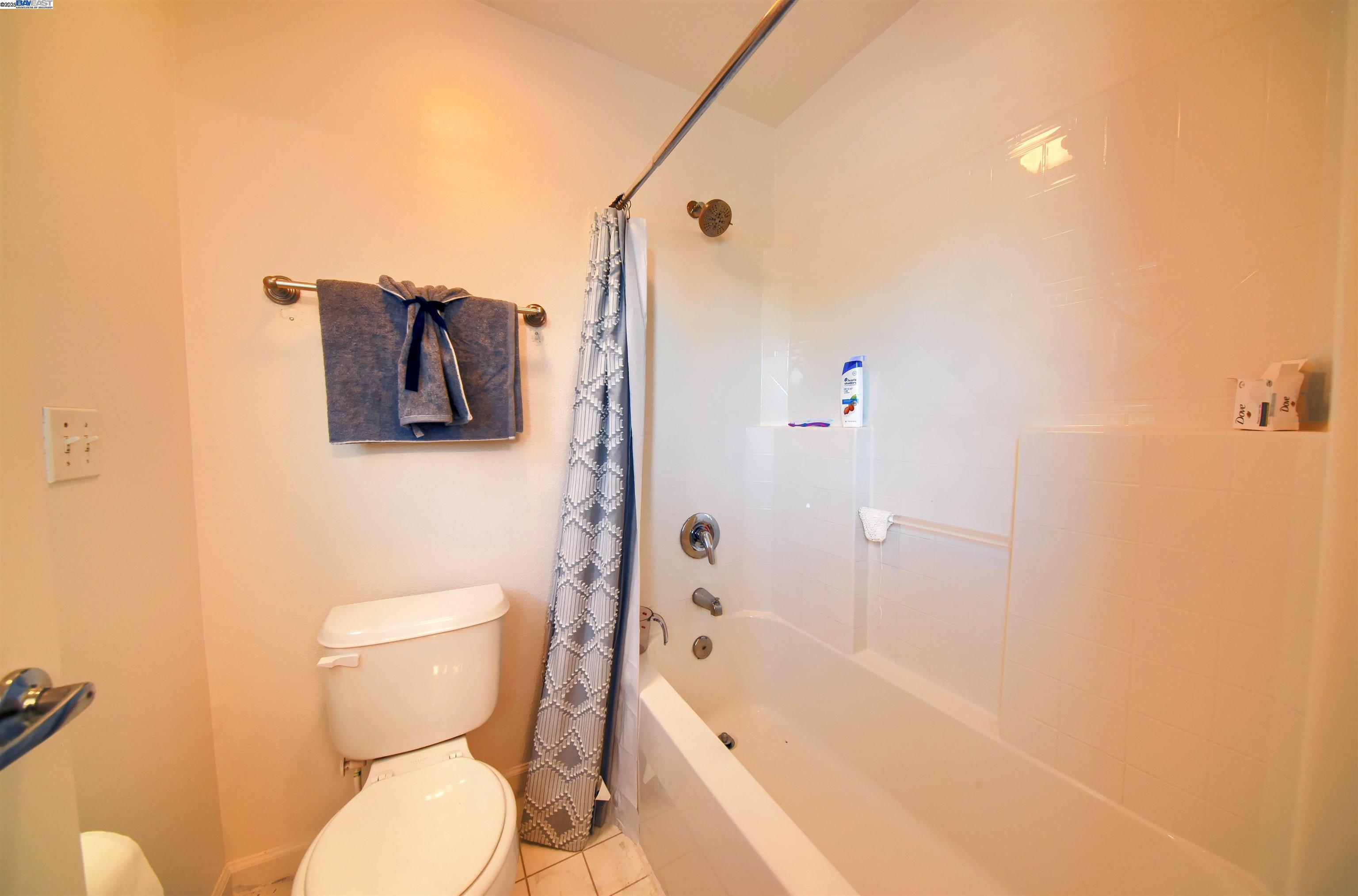 Detail Gallery Image 35 of 46 For 4597 Bonsai Ave, Tracy,  CA 95377 - 4 Beds | 2/1 Baths