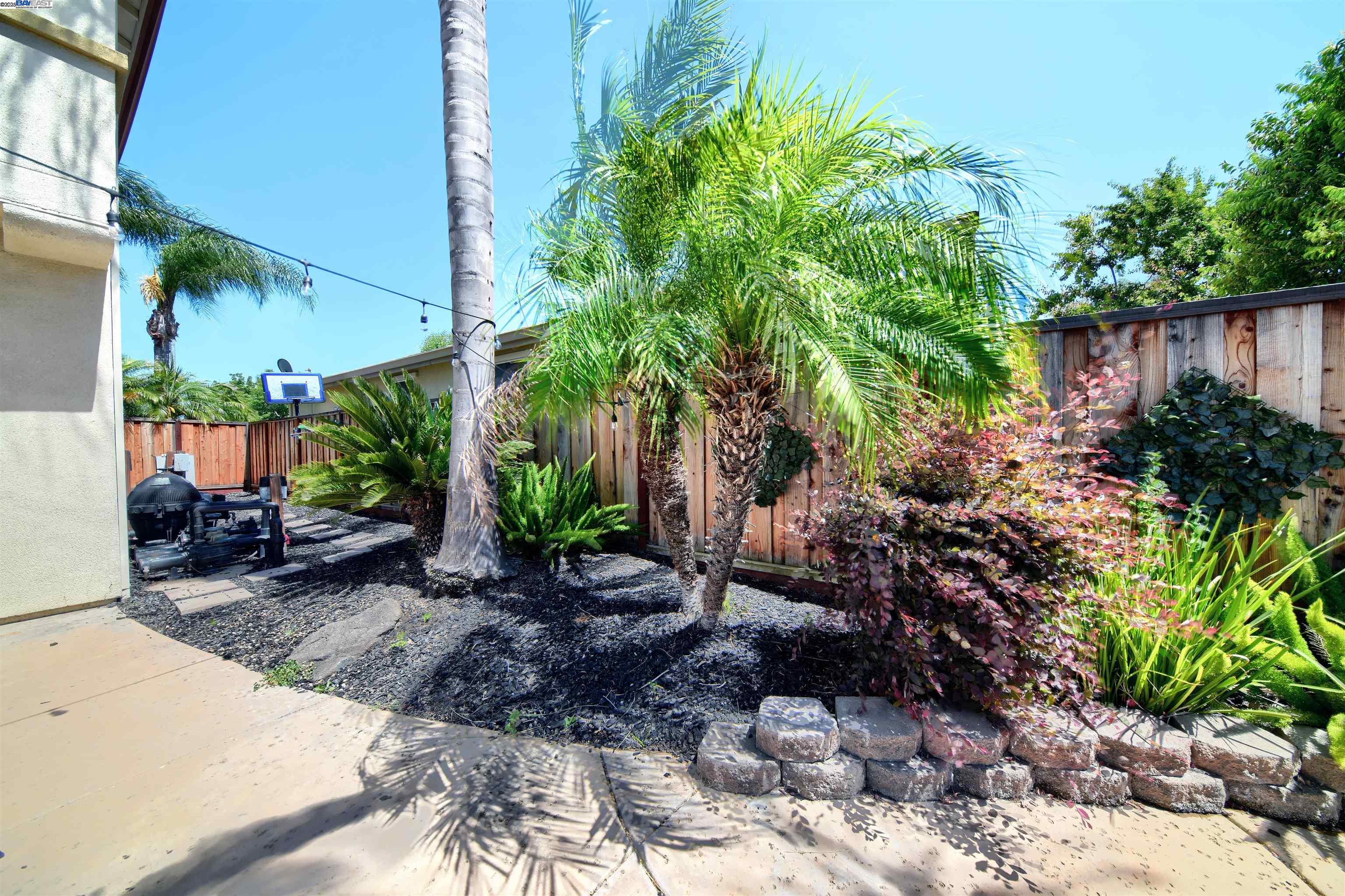 Detail Gallery Image 42 of 46 For 4597 Bonsai Ave, Tracy,  CA 95377 - 4 Beds | 2/1 Baths