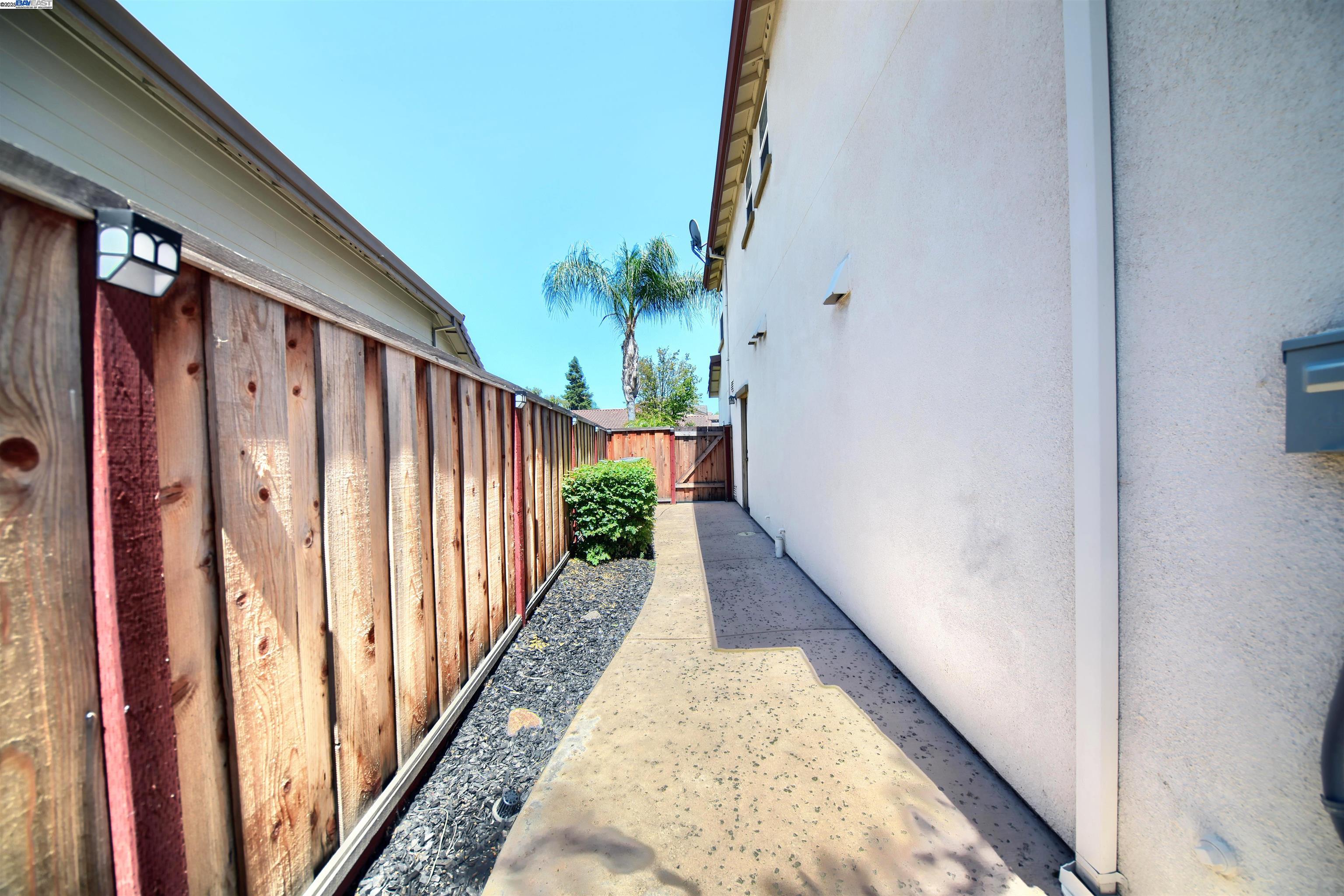 Detail Gallery Image 43 of 46 For 4597 Bonsai Ave, Tracy,  CA 95377 - 4 Beds | 2/1 Baths