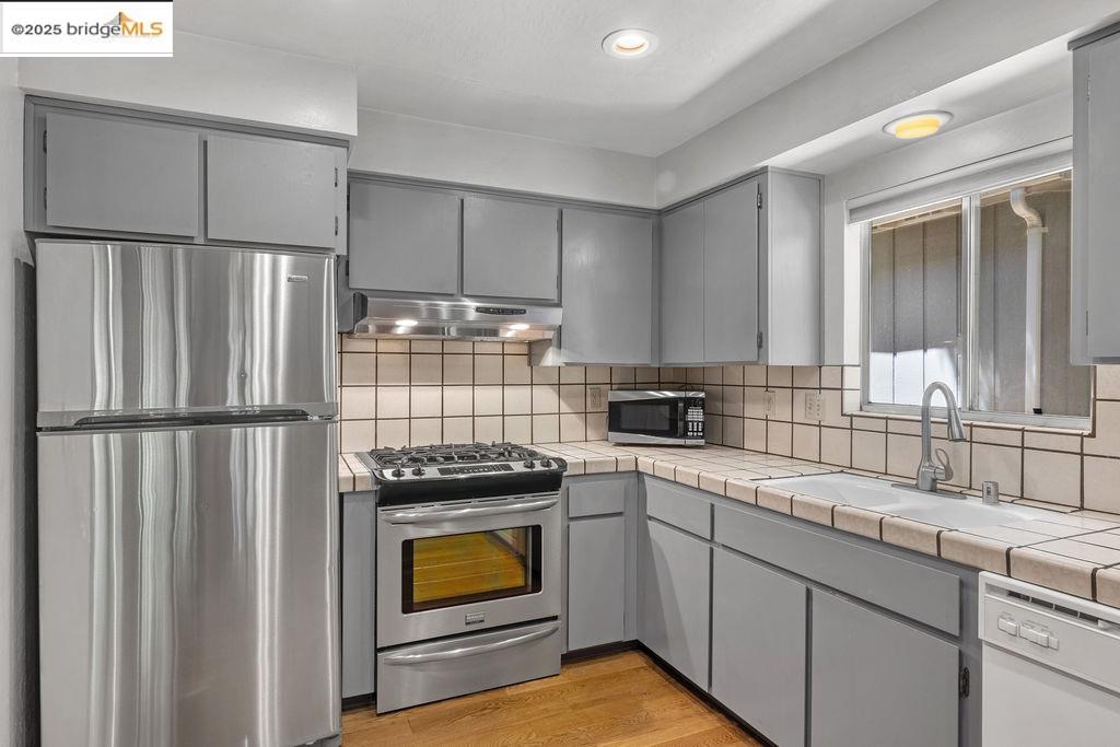 Detail Gallery Image 10 of 22 For 28997 Snowhite Ridge, Long Barn,  CA 95335-9704 - 3 Beds | 2 Baths