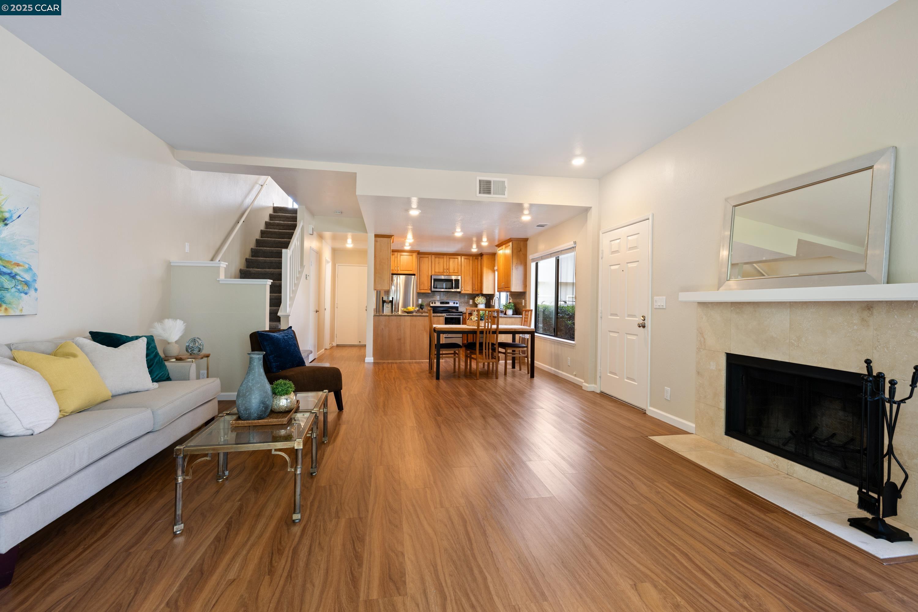 Photo #8: 41097603 Listing: Photo #8