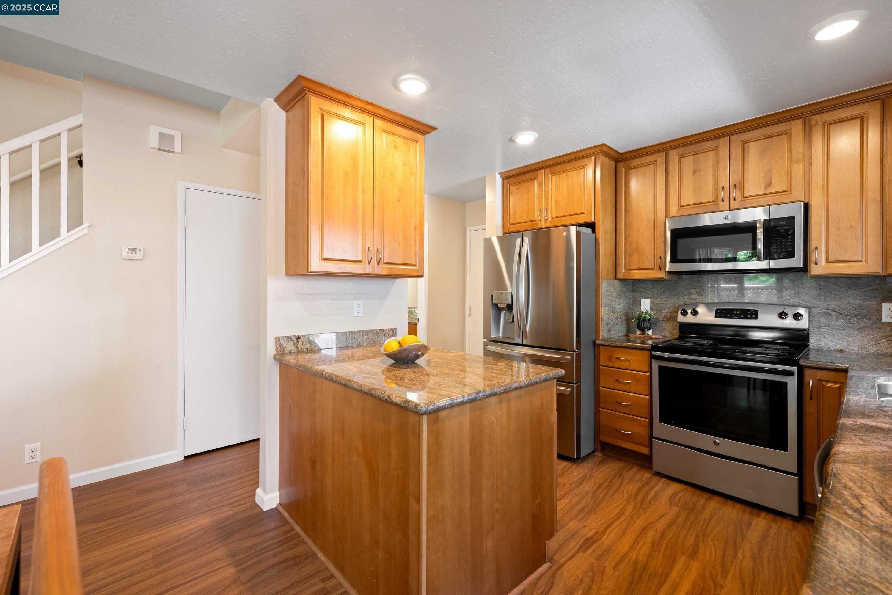 Photo #9: 41097603 Listing: Photo #9