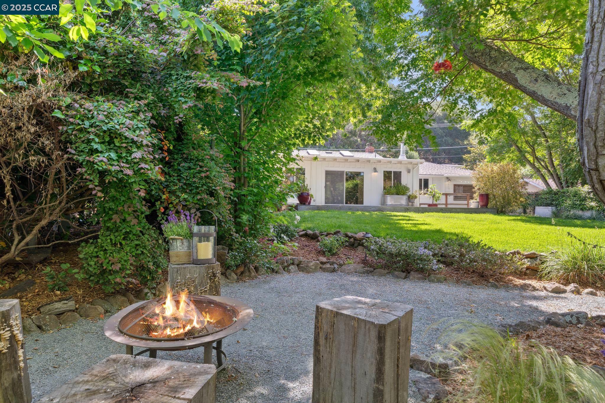 Detail Gallery Image 11 of 16 For 1069 Carol Ln, Lafayette,  CA 94549 - 3 Beds | 2 Baths