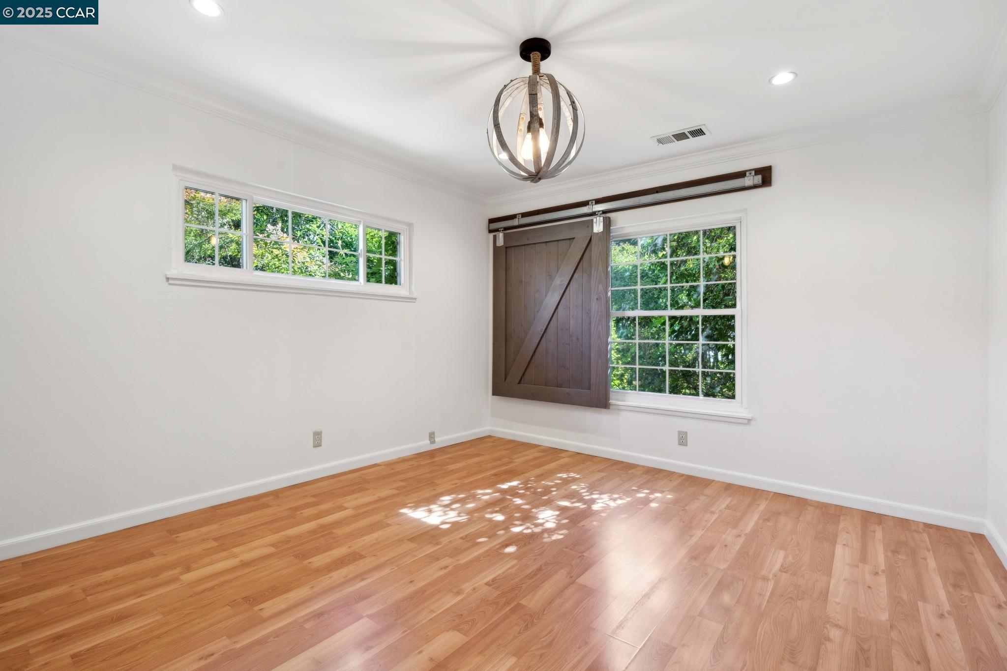 Detail Gallery Image 6 of 16 For 1069 Carol Ln, Lafayette,  CA 94549 - 3 Beds | 2 Baths