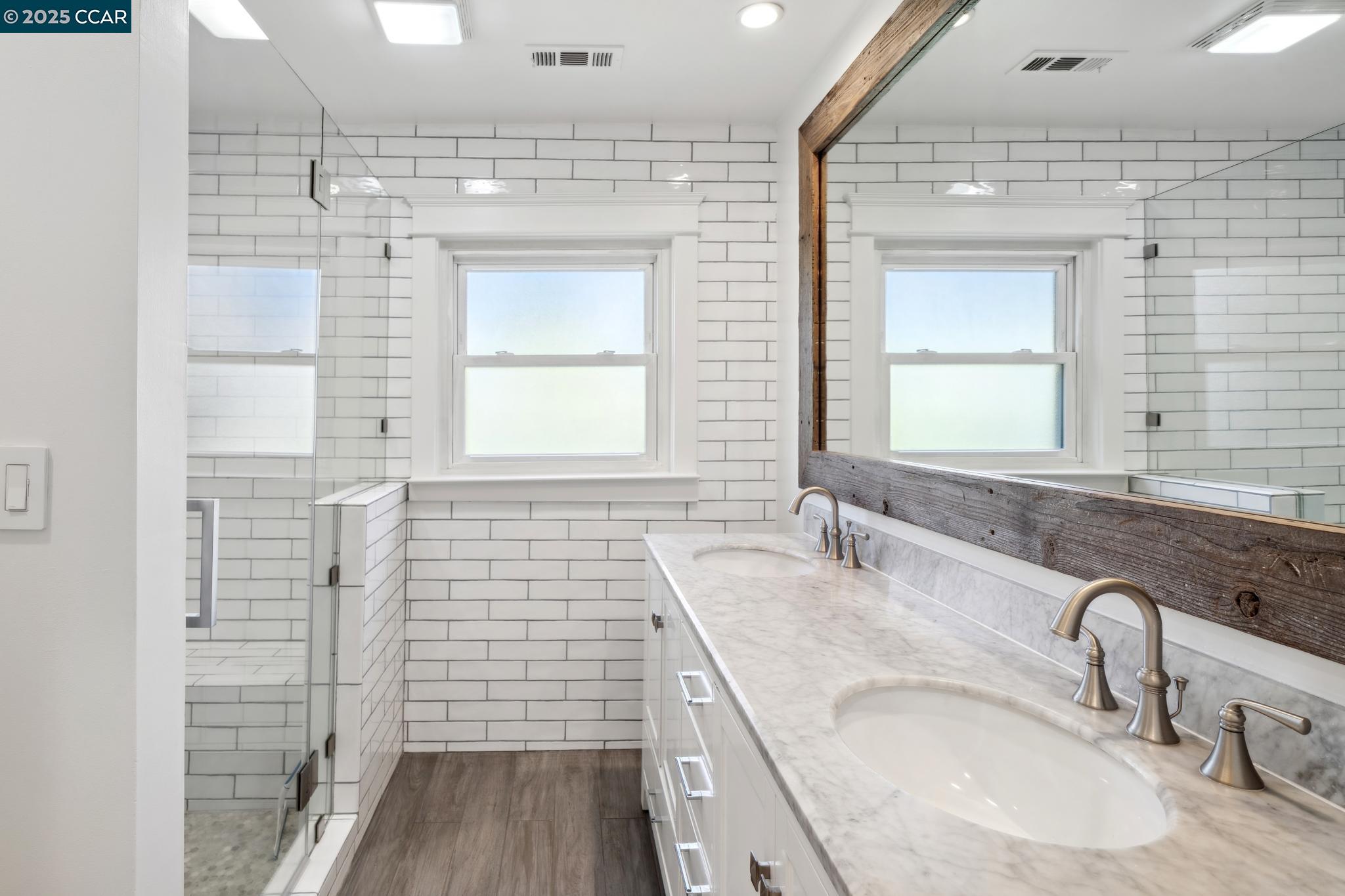 Detail Gallery Image 7 of 16 For 1069 Carol Ln, Lafayette,  CA 94549 - 3 Beds | 2 Baths