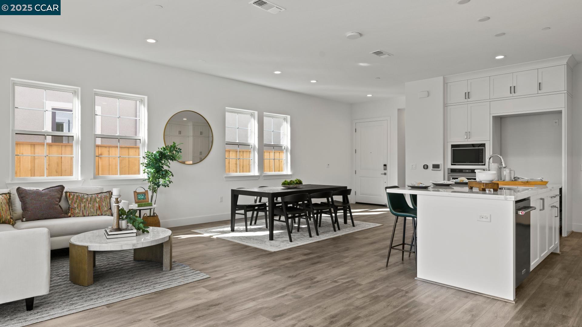 Detail Gallery Image 2 of 33 For 1569 Granite Place, Tracy,  CA 95377 - 2 Beds | 2 Baths