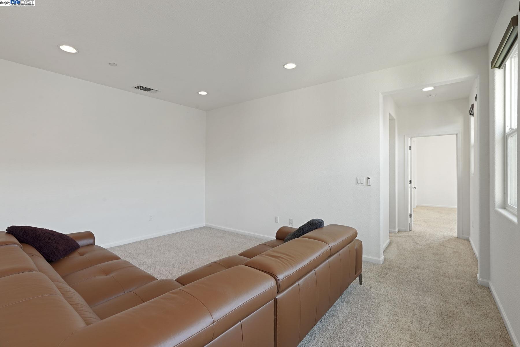 Detail Gallery Image 25 of 50 For 1025 S Fowler Ln, Mountain House,  CA 95391 - 4 Beds | 3 Baths