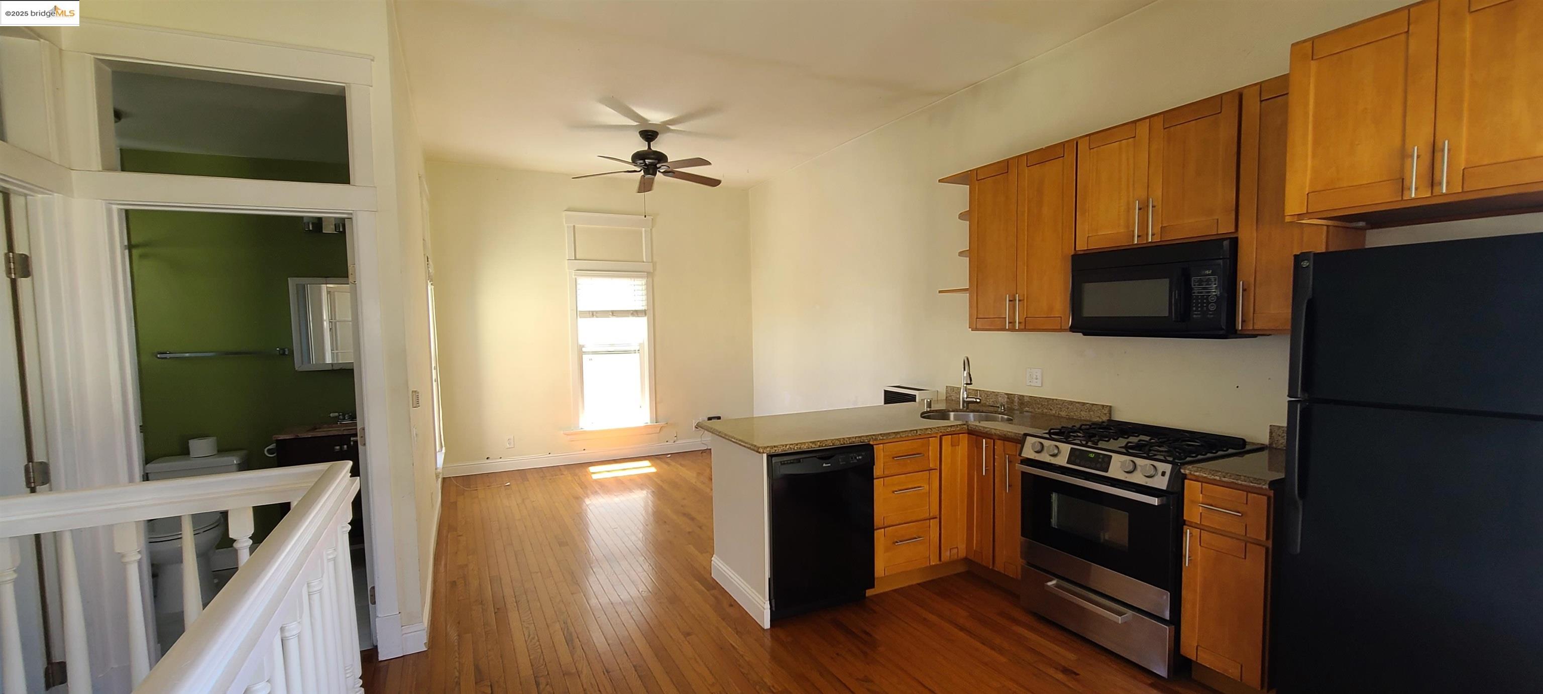 Detail Gallery Image 20 of 55 For 2825 Market St, Oakland,  CA 94608 - – Beds | – Baths