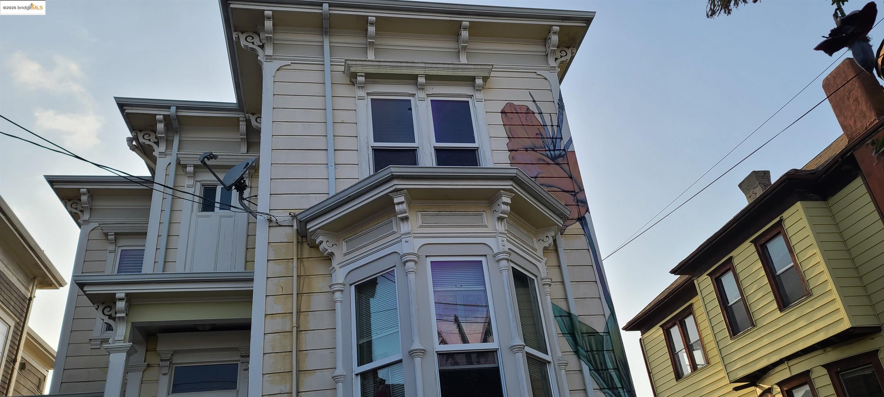 Detail Gallery Image 5 of 55 For 2825 Market St, Oakland,  CA 94608 - – Beds | – Baths