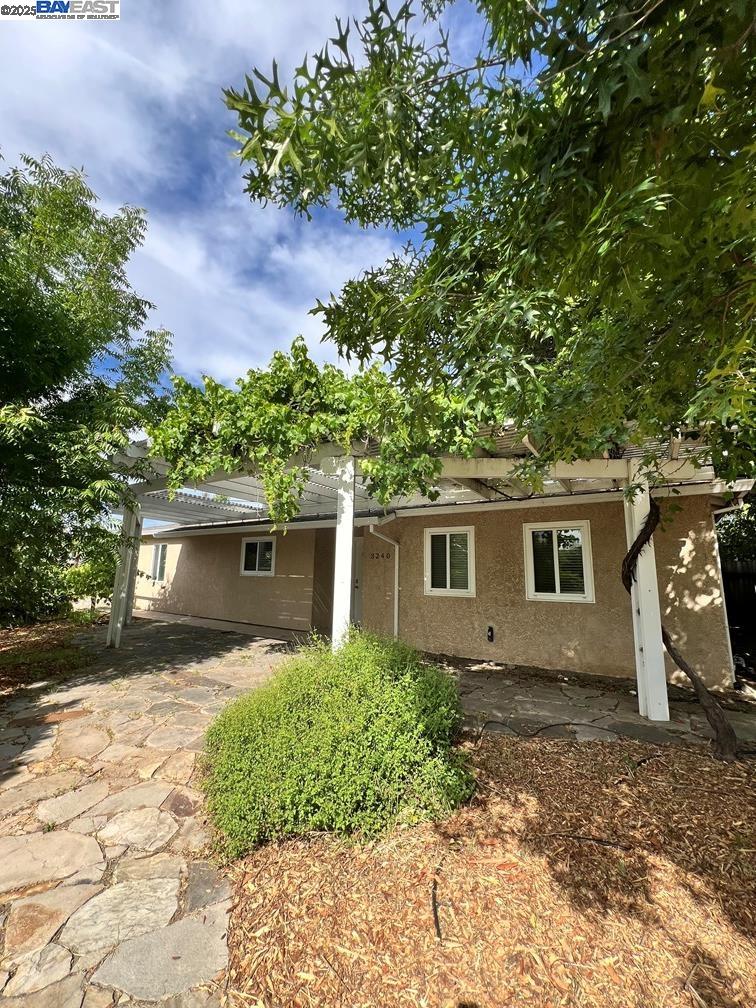 Detail Gallery Image 1 of 1 For 3240 Ardenridge Dr, Sacramento,  CA 95864 - 3 Beds | 2 Baths