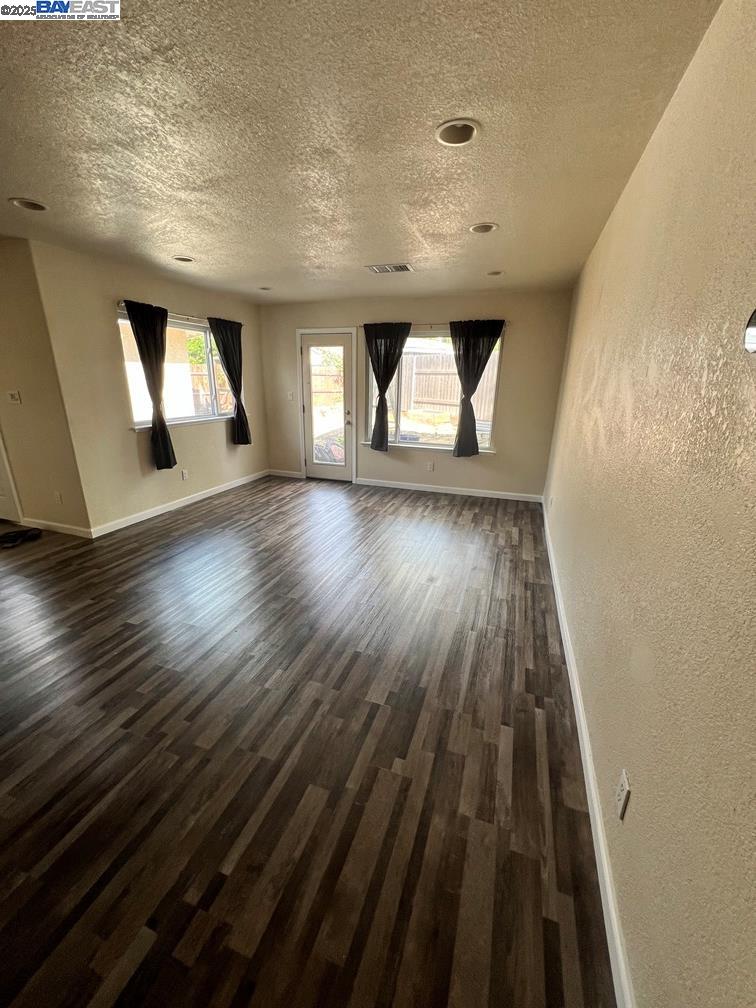 Detail Gallery Image 11 of 23 For 3240 Ardenridge Dr, Sacramento,  CA 95864 - 3 Beds | 2 Baths