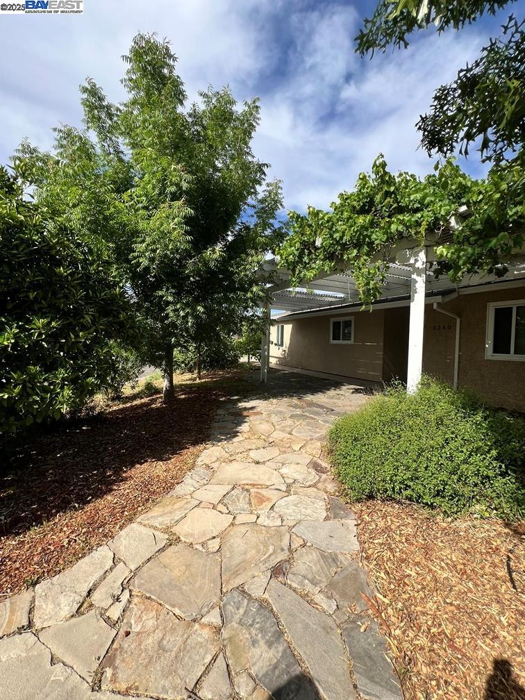 Detail Gallery Image 4 of 23 For 3240 Ardenridge Dr, Sacramento,  CA 95864 - 3 Beds | 2 Baths