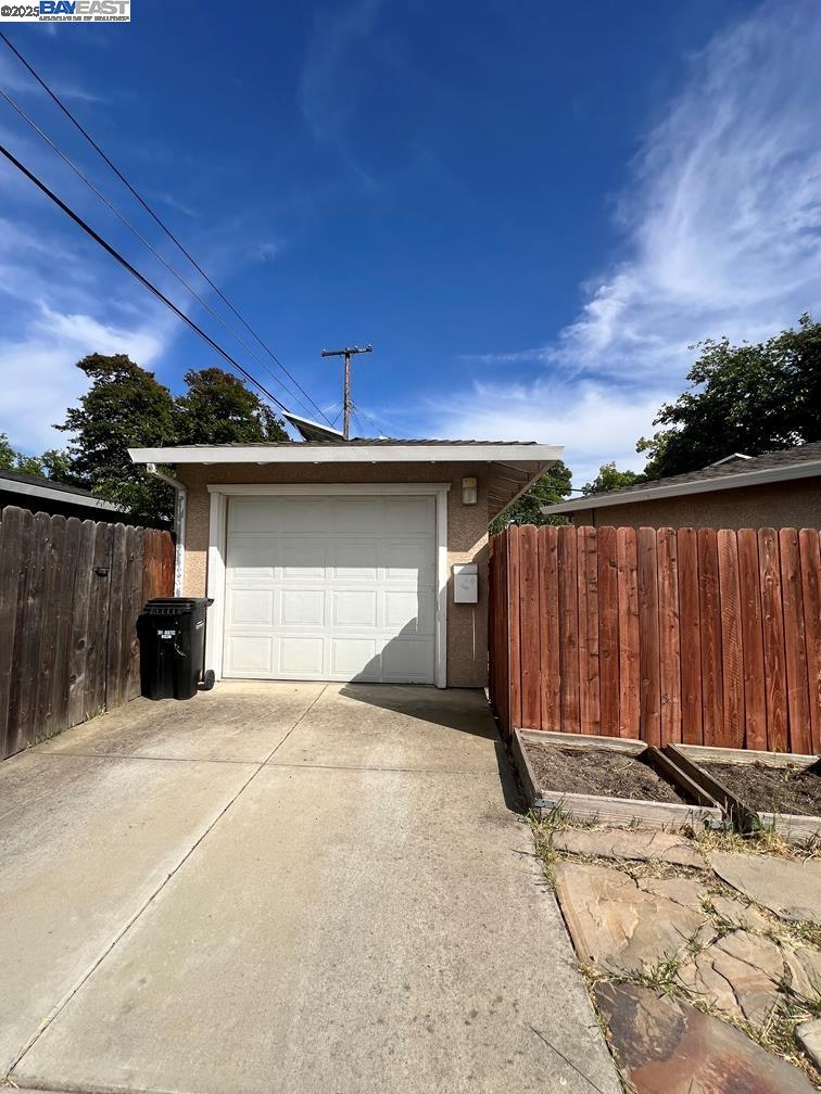 Detail Gallery Image 6 of 23 For 3240 Ardenridge Dr, Sacramento,  CA 95864 - 3 Beds | 2 Baths