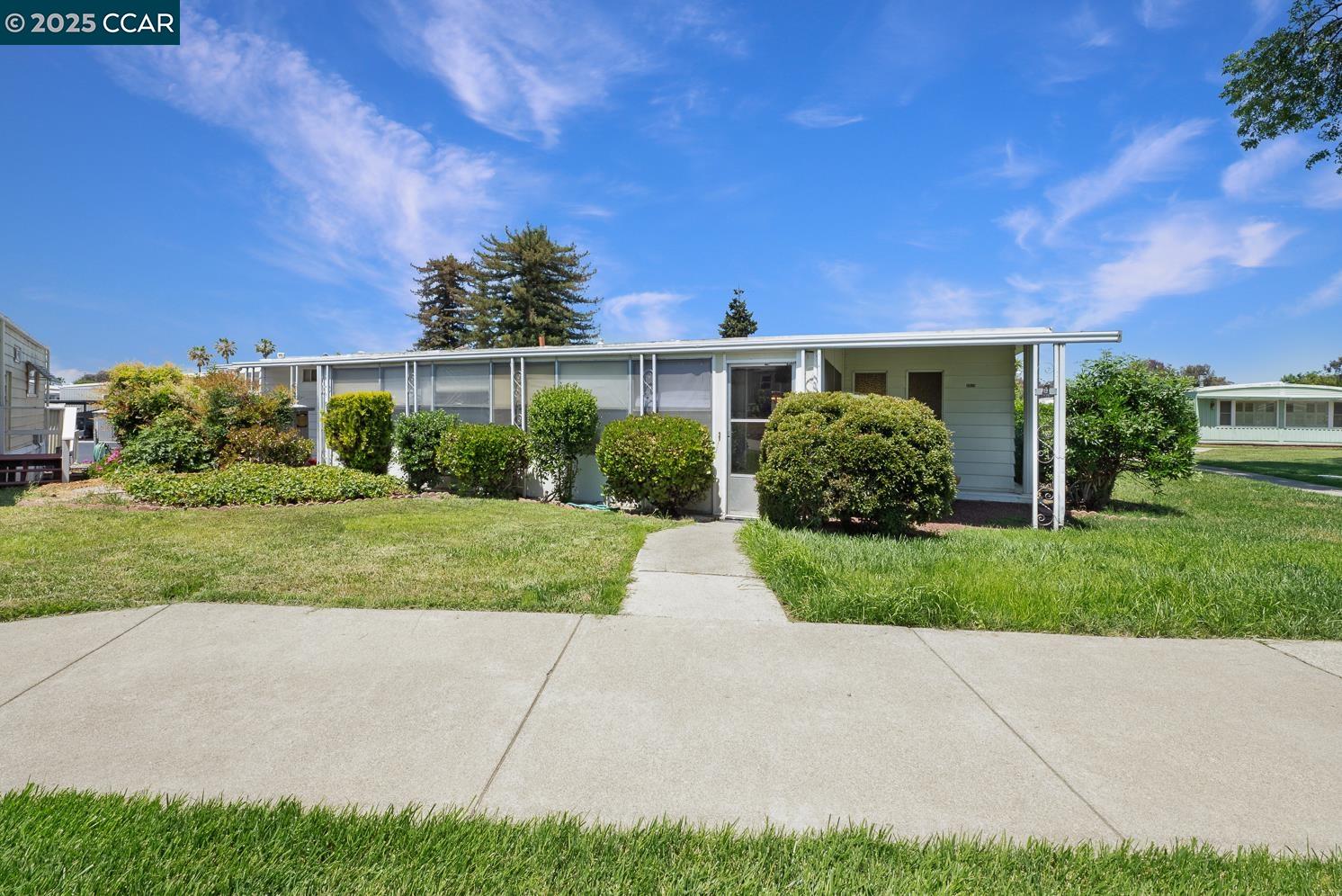 Detail Gallery Image 1 of 1 For 2019 Dalis Drive #42,  Concord,  CA 94520 - 2 Beds | 2 Baths