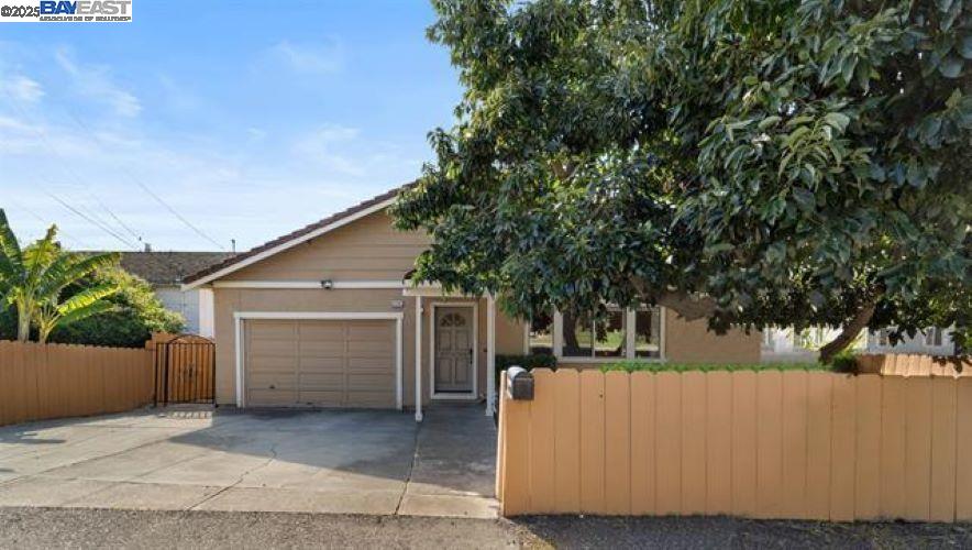 Detail Gallery Image 1 of 35 For 37391 Mission Blvd, Fremont,  CA 94536 - 4 Beds | 2 Baths
