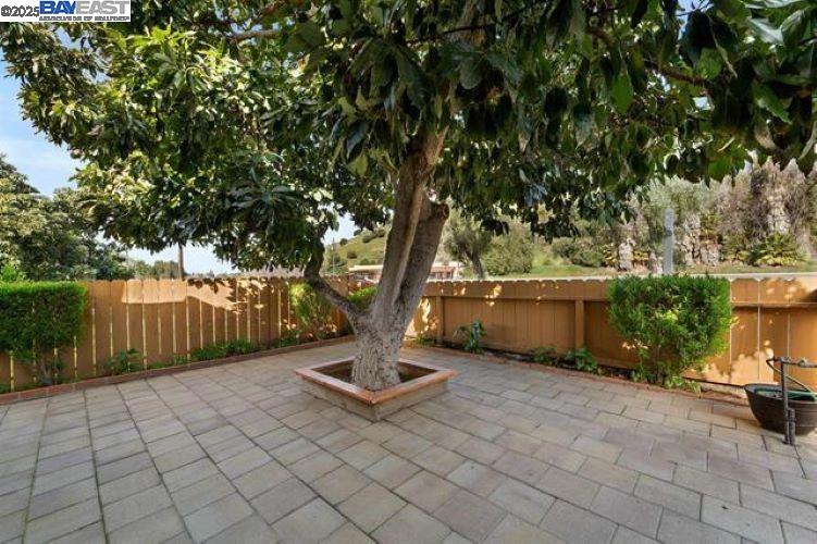 Detail Gallery Image 3 of 35 For 37391 Mission Blvd, Fremont,  CA 94536 - 4 Beds | 2 Baths