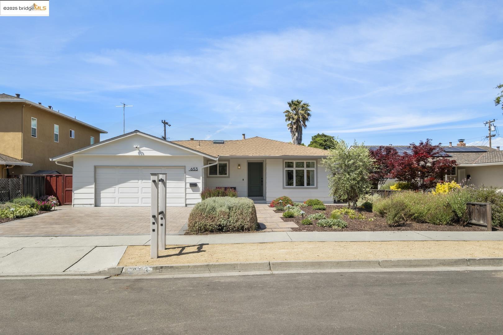 Detail Gallery Image 2 of 51 For 653 Navajo Ct, San Jose,  CA 95123 - 4 Beds | 2 Baths