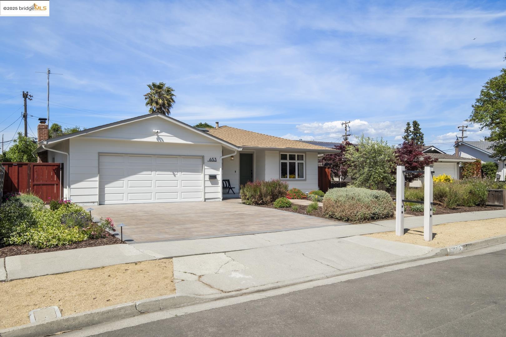 Detail Gallery Image 3 of 51 For 653 Navajo Ct, San Jose,  CA 95123 - 4 Beds | 2 Baths