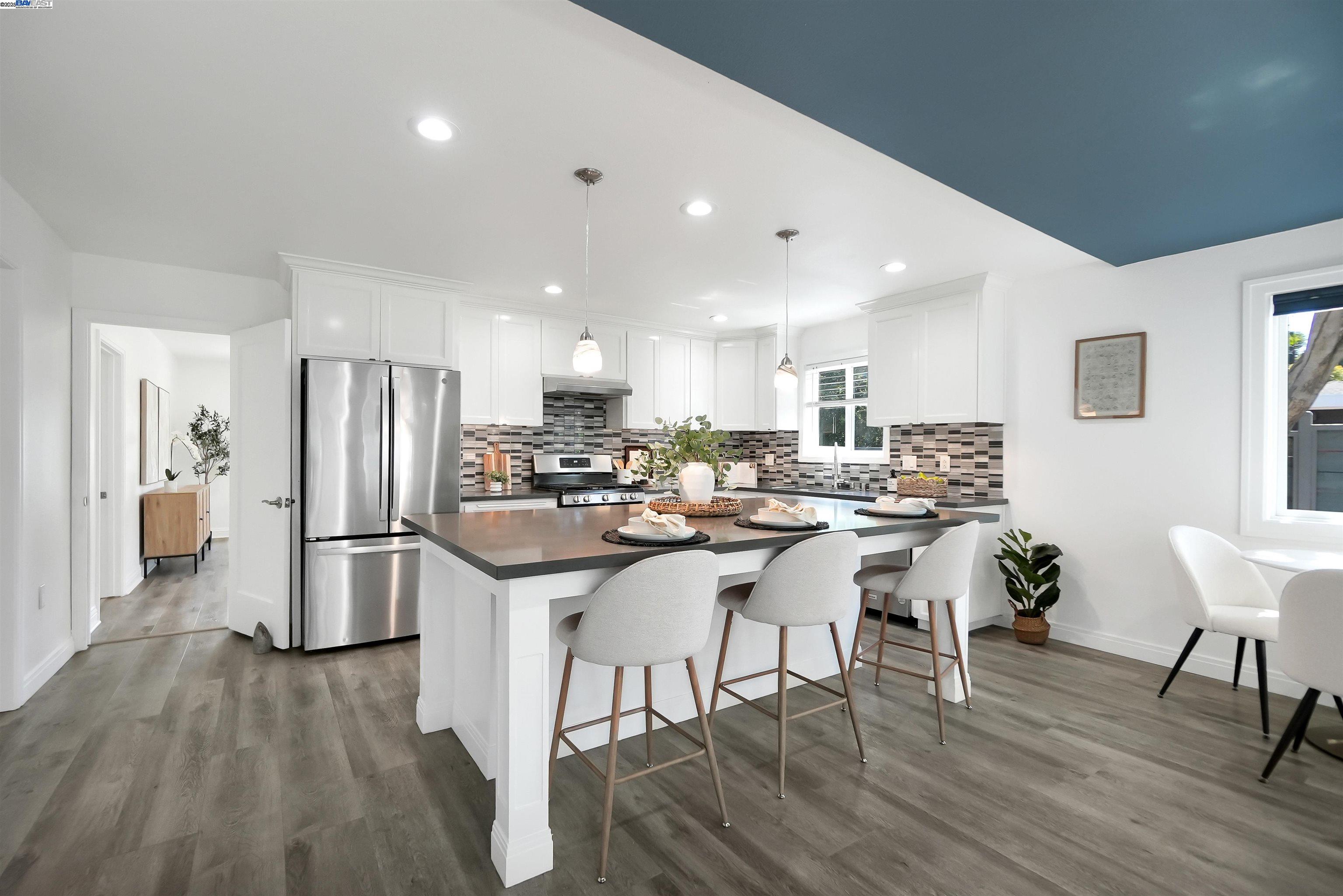 Detail Gallery Image 3 of 60 For 3254 Keith Ave, Castro Valley,  CA 94546 - – Beds | – Baths