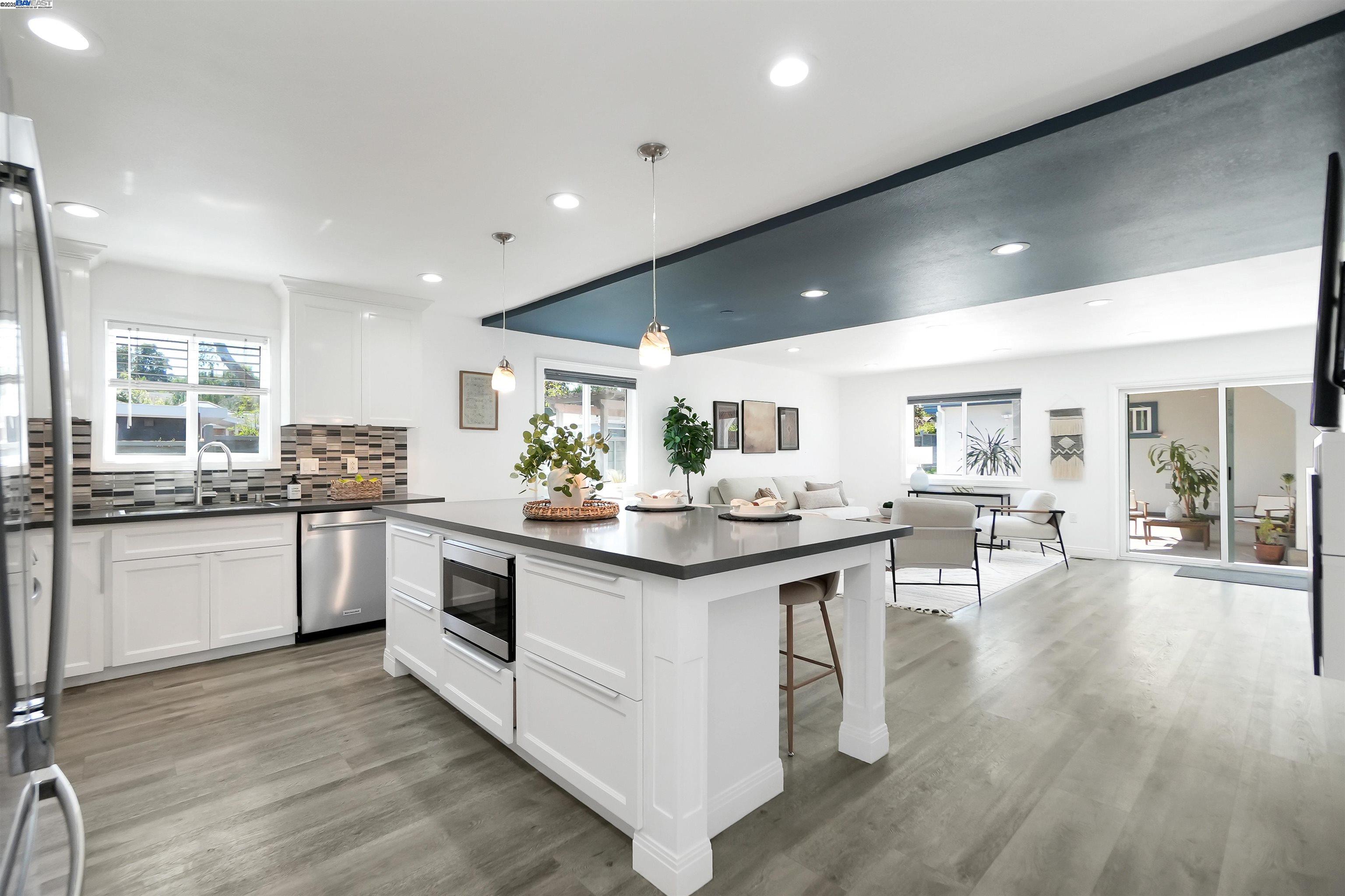 Detail Gallery Image 4 of 60 For 3254 Keith Ave, Castro Valley,  CA 94546 - – Beds | – Baths