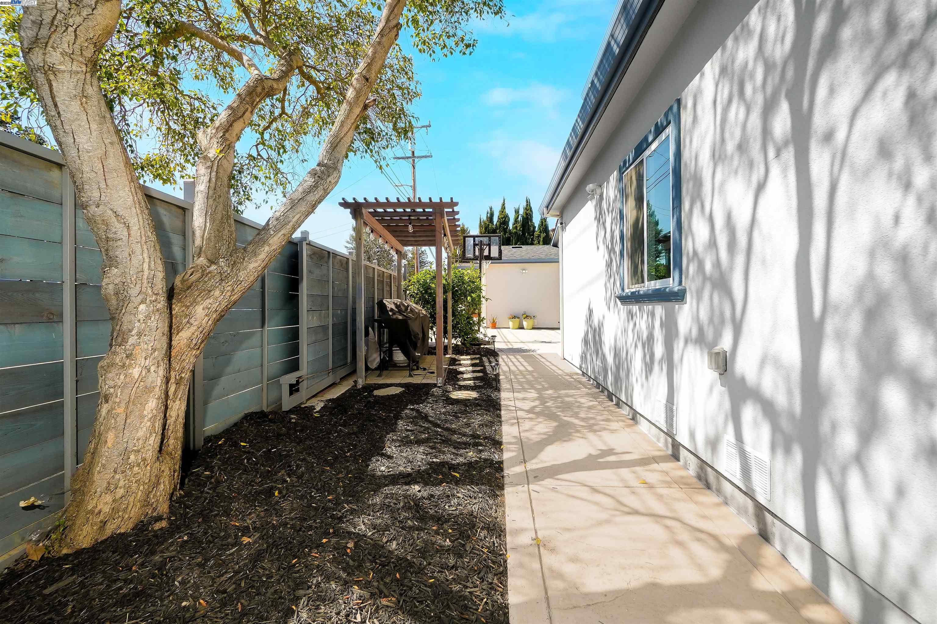 Detail Gallery Image 49 of 60 For 3254 Keith Ave, Castro Valley,  CA 94546 - – Beds | – Baths