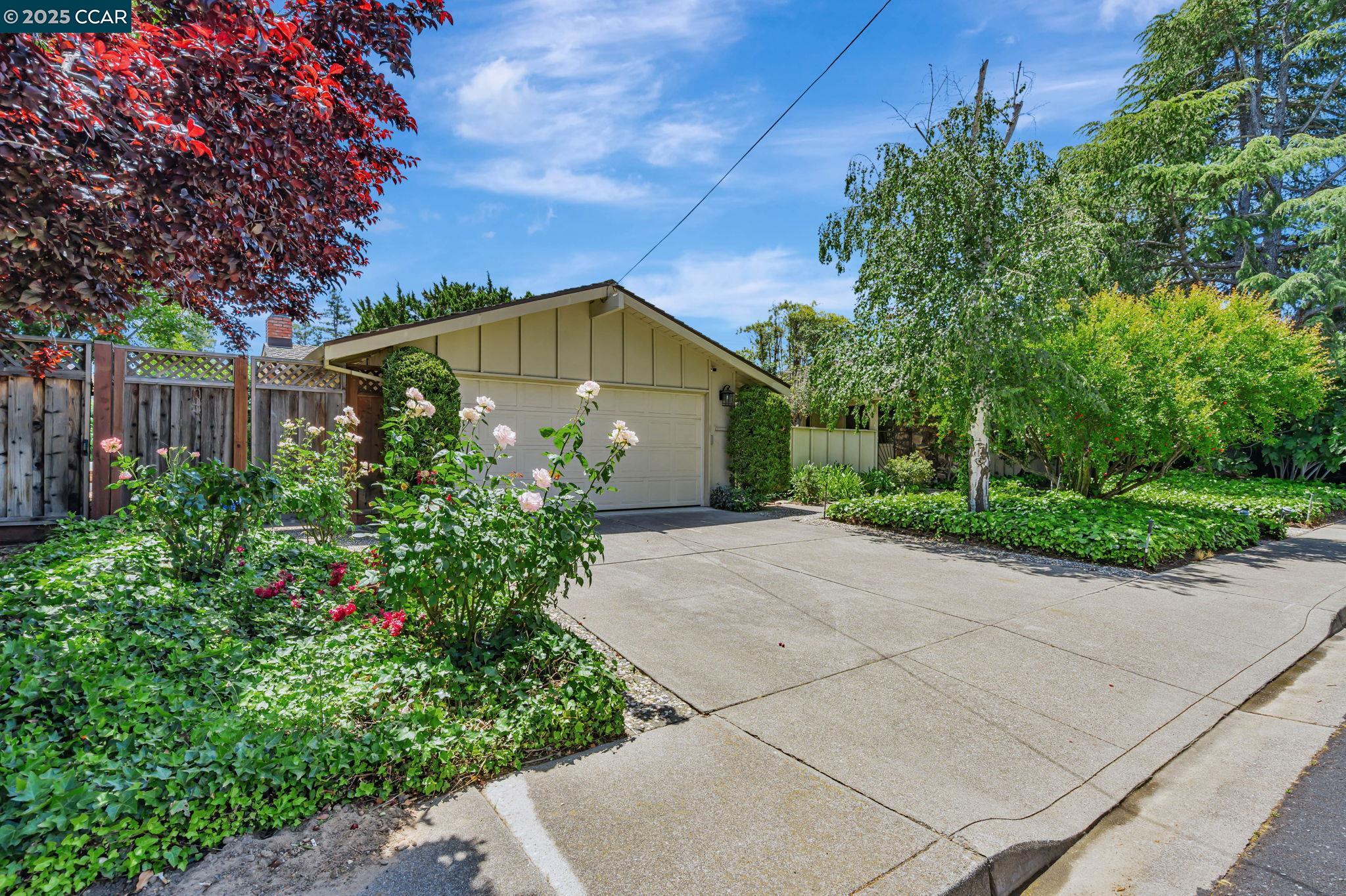 Detail Gallery Image 3 of 43 For 265 Dover Dr, Walnut Creek,  CA 94598 - 4 Beds | 2 Baths