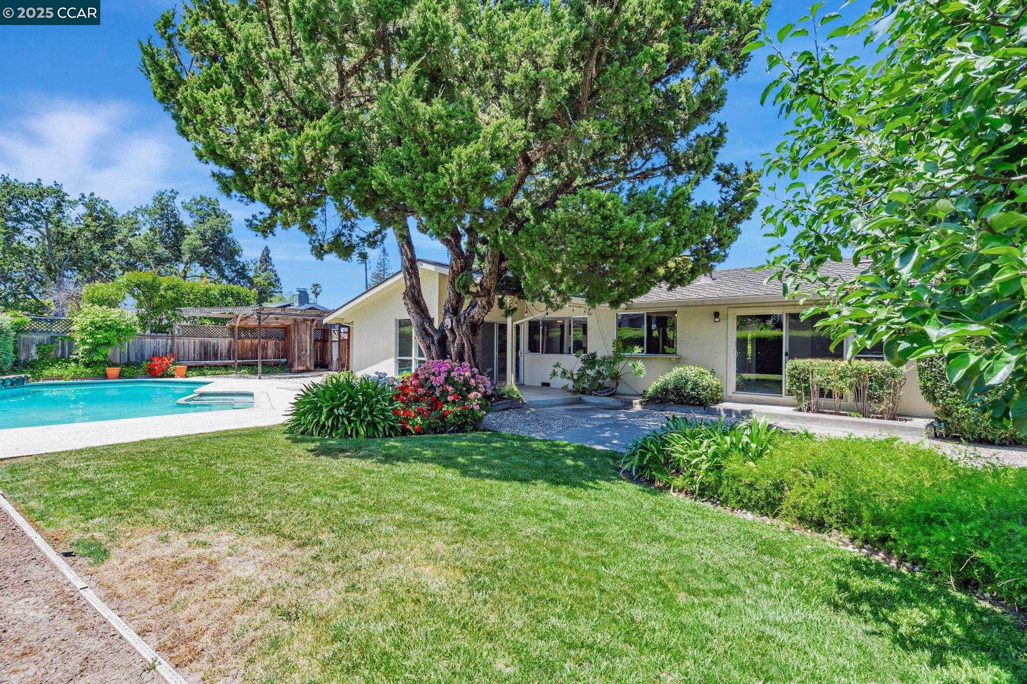 Detail Gallery Image 10 of 43 For 265 Dover Dr, Walnut Creek,  CA 94598 - 4 Beds | 2 Baths