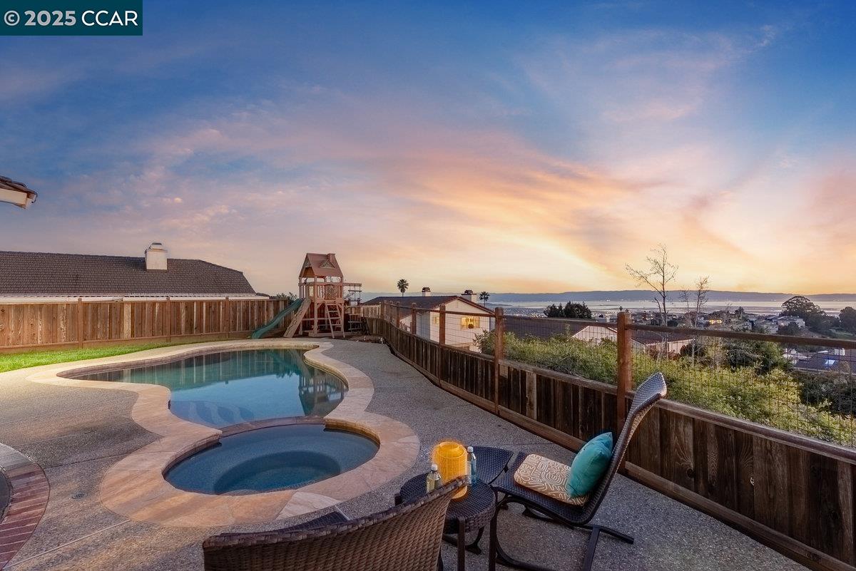 Detail Gallery Image 2 of 54 For 27167 Belfast Lane, Hayward,  CA 94542 - 4 Beds | 2 Baths